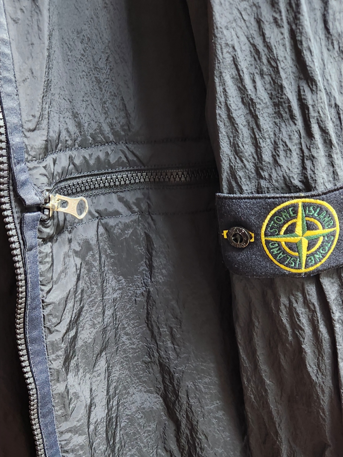 Stone Island 10919 Nylon Metal in Econyl Regenerated Nylon Overshirt Black -23SS 착용 스타일