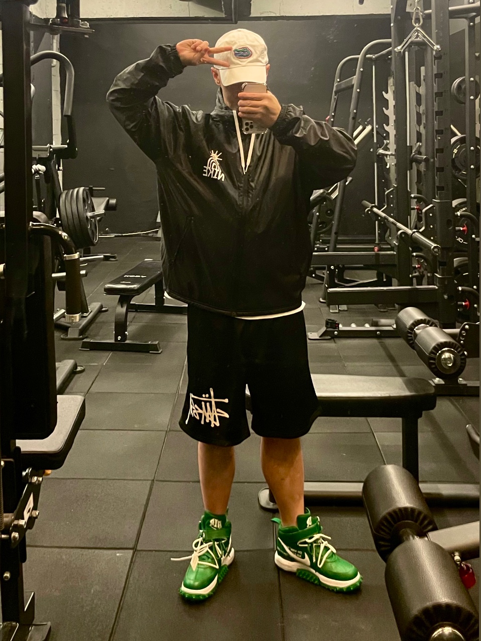 Nike x Off-White Air Force 1 Mid SP Leather Pine Green, Stussy Big Basic Mesh Shorts Black White 착용 스타일