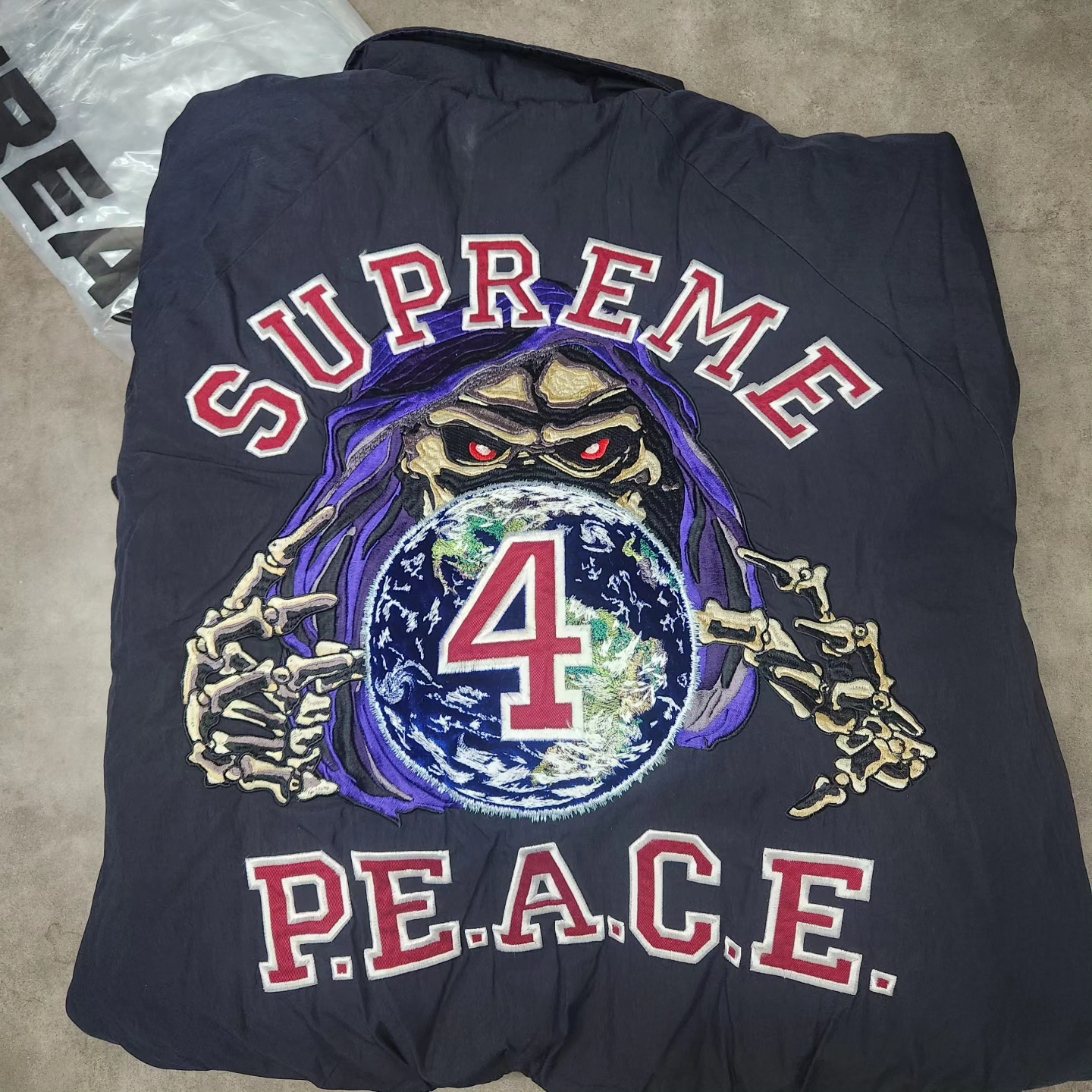 Supreme Peace Embroidered Work Jacket Navy - 23FW 착용 스타일 - 2
