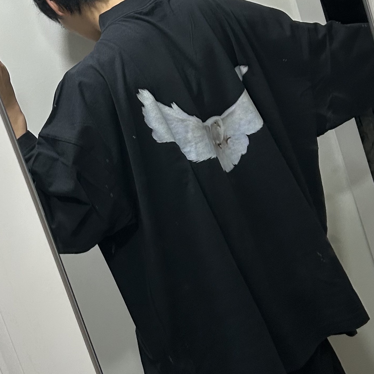 Yeezy Gap Engineered By Balenciaga Dove 3/4 Sleeve T-Shirt Black 착용 스타일