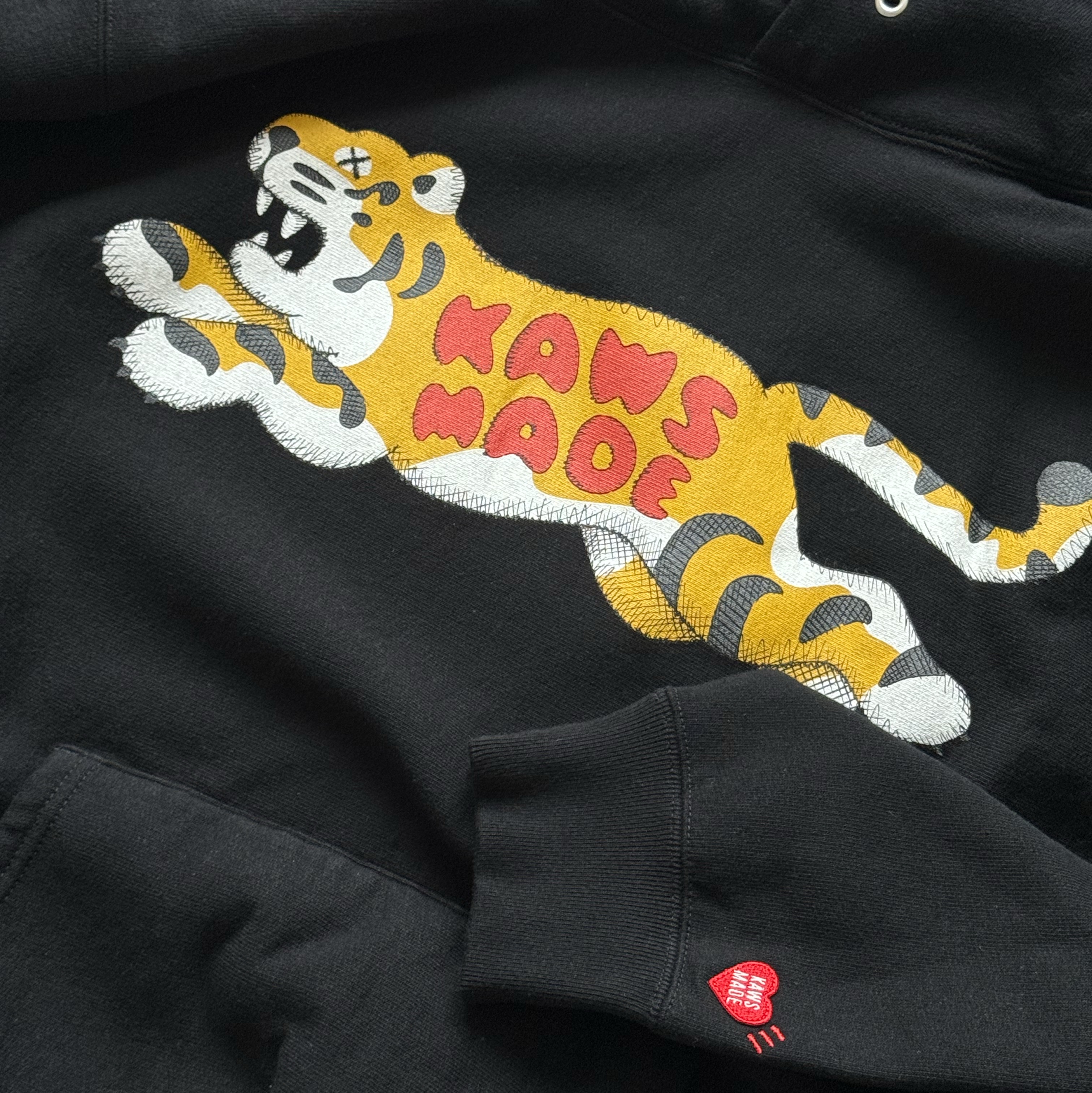 Human Made x Kaws Hoodie #2 Black 착용 스타일