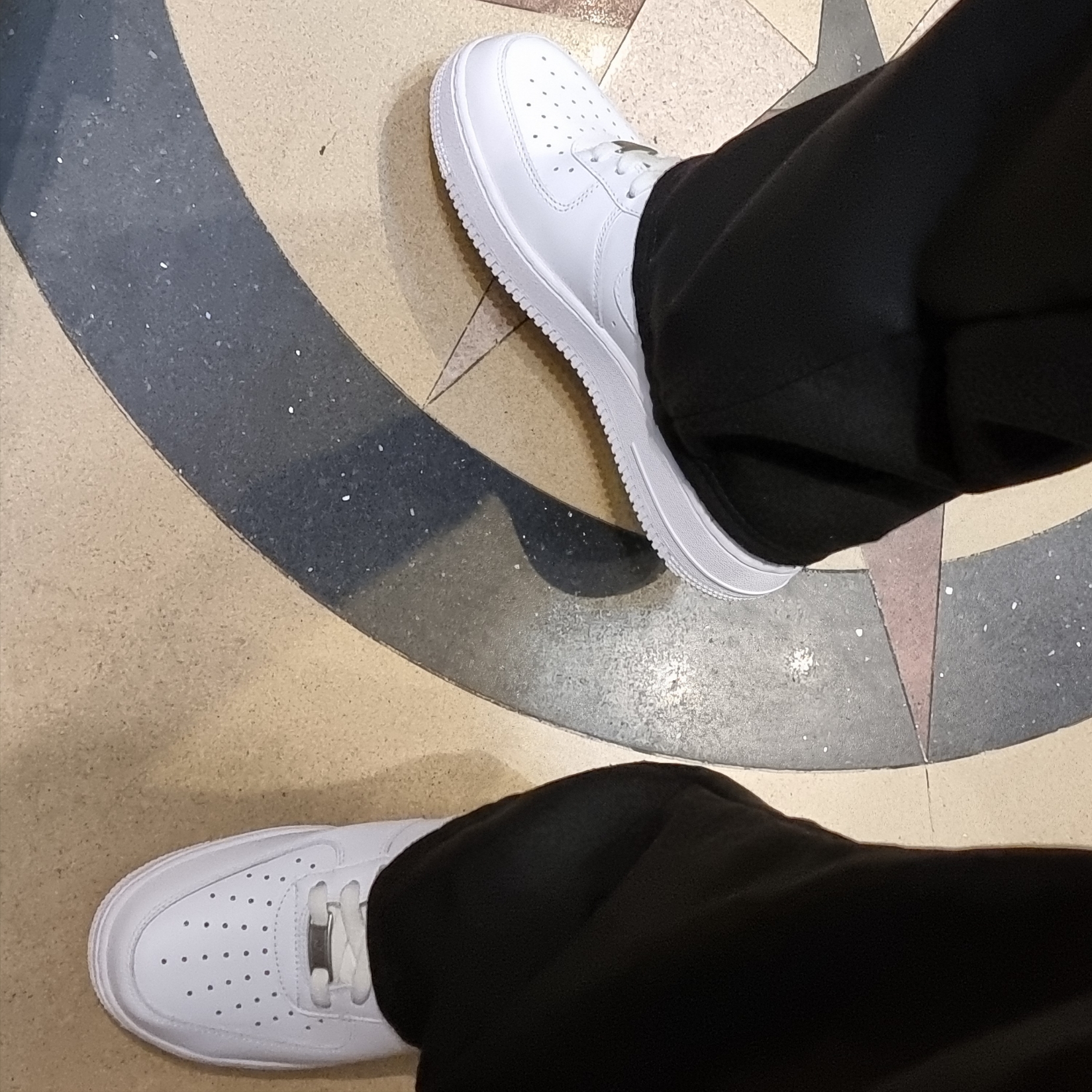 Nike Air Force 1 '07 Low White 착용 스타일