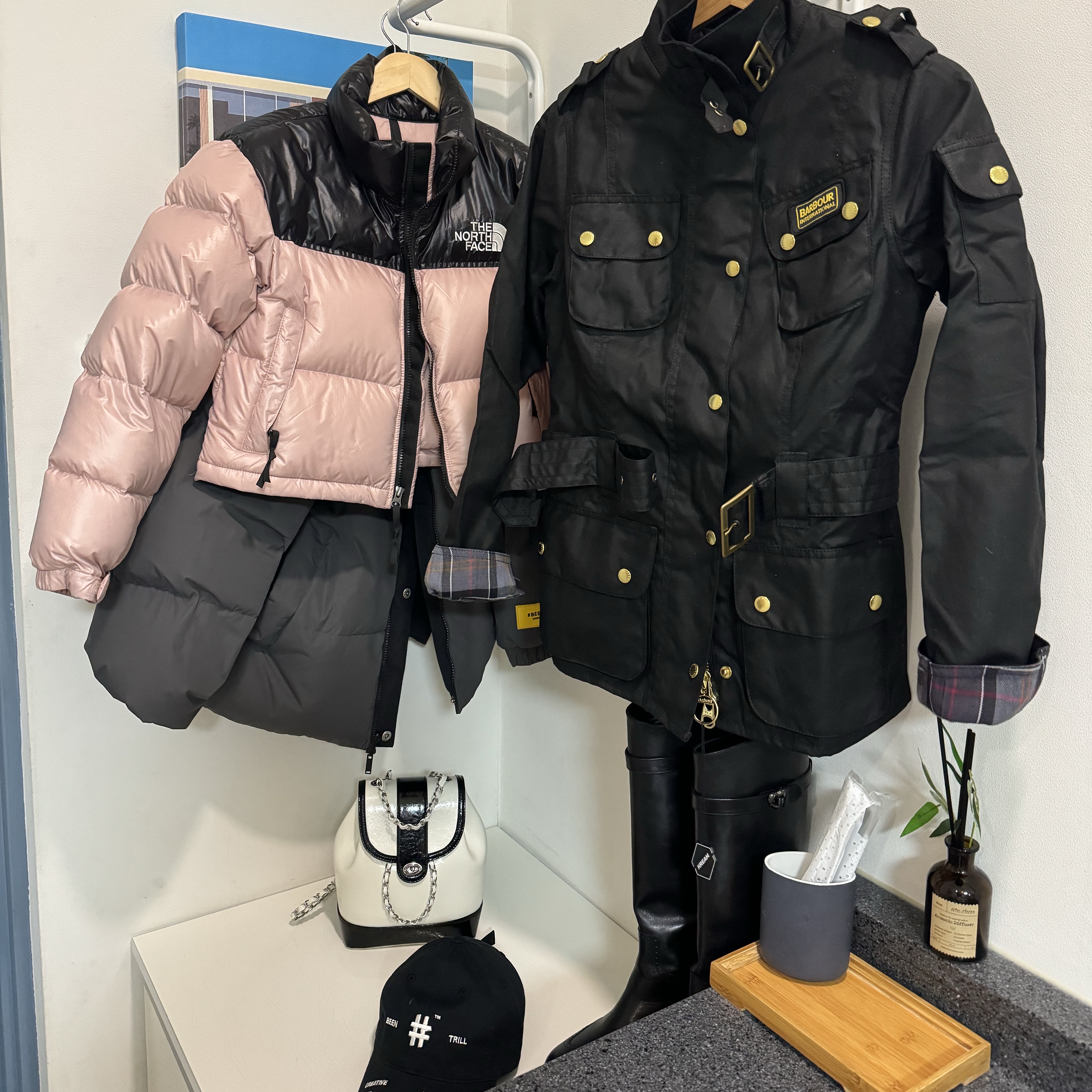 (W) Barbour International Original Wax Jacket Black 착용 스타일