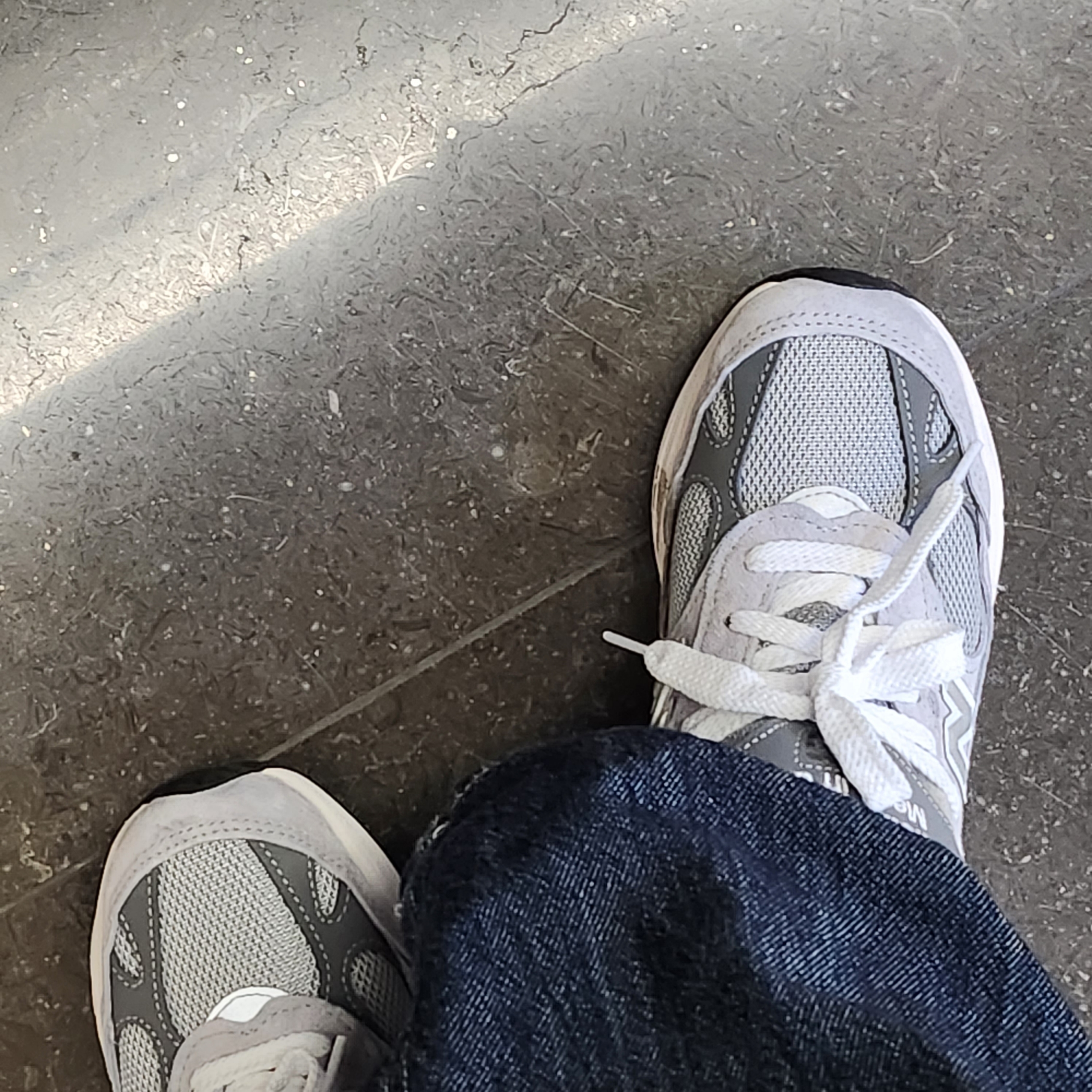 (W) New Balance 993 Made in USA Grey - B Standard 착용 스타일