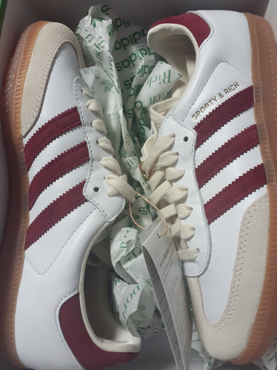 Adidas x Sporty & Rich Samba OG Cloud White Collegiate Burgundy 착용 스타일