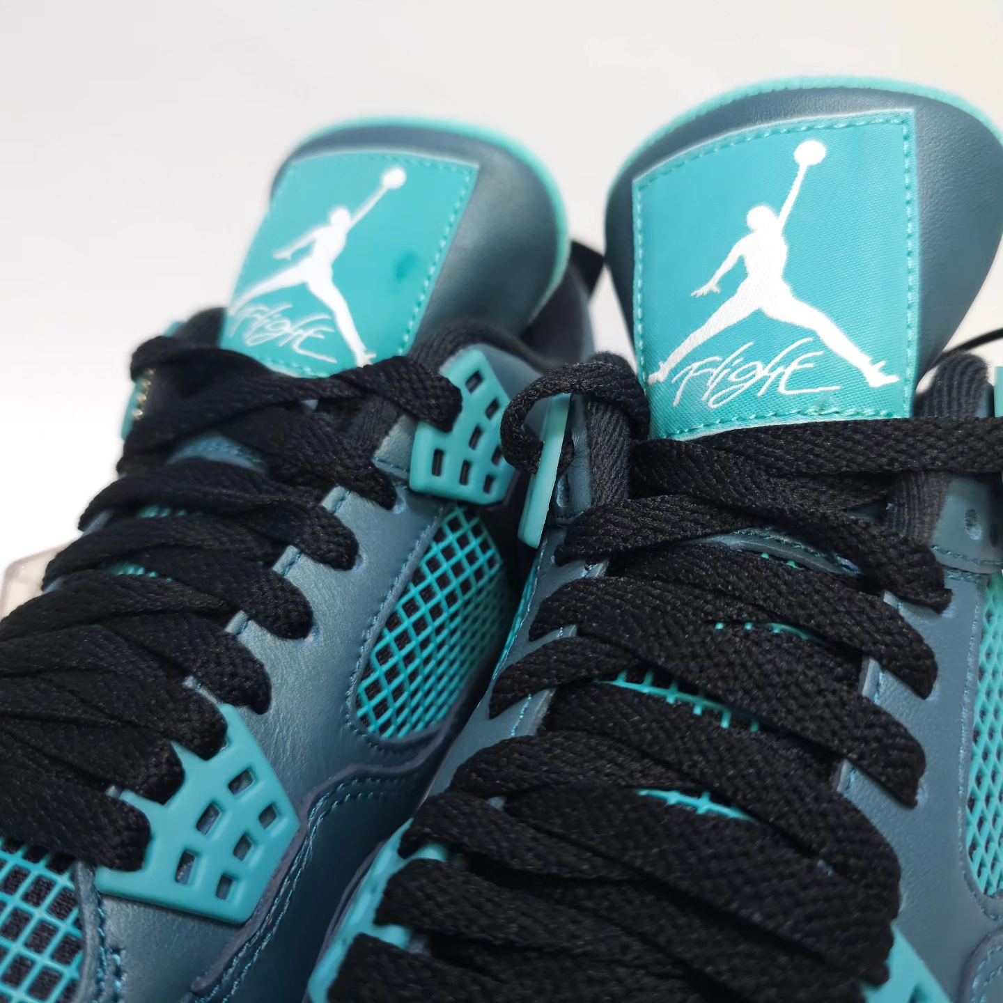 Jordan 4 Retro Teal 착용 스타일 - 3