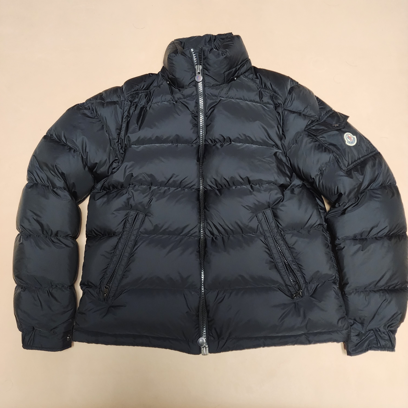 Moncler Mayaf Short Down Jacket Black - 23FW 착용 스타일