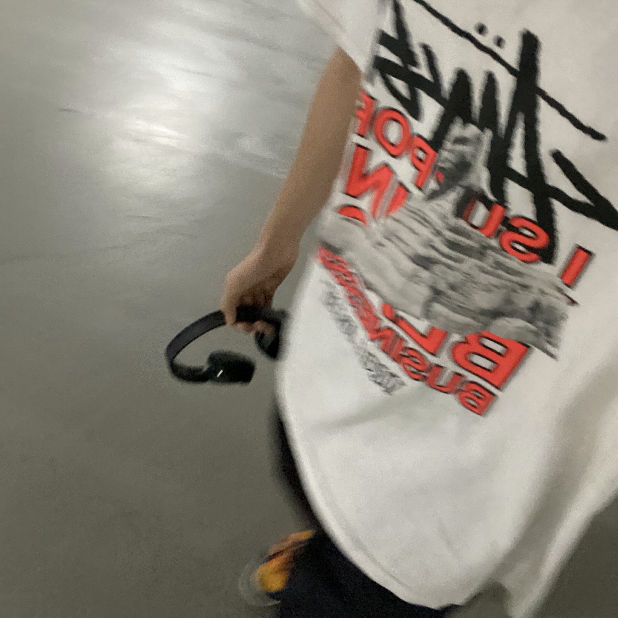 Stussy x Off-White 40 WT T-Shirt, Nike x Off-White Dunk Low University Gold Midnight Navy 착용 스타일 - 2