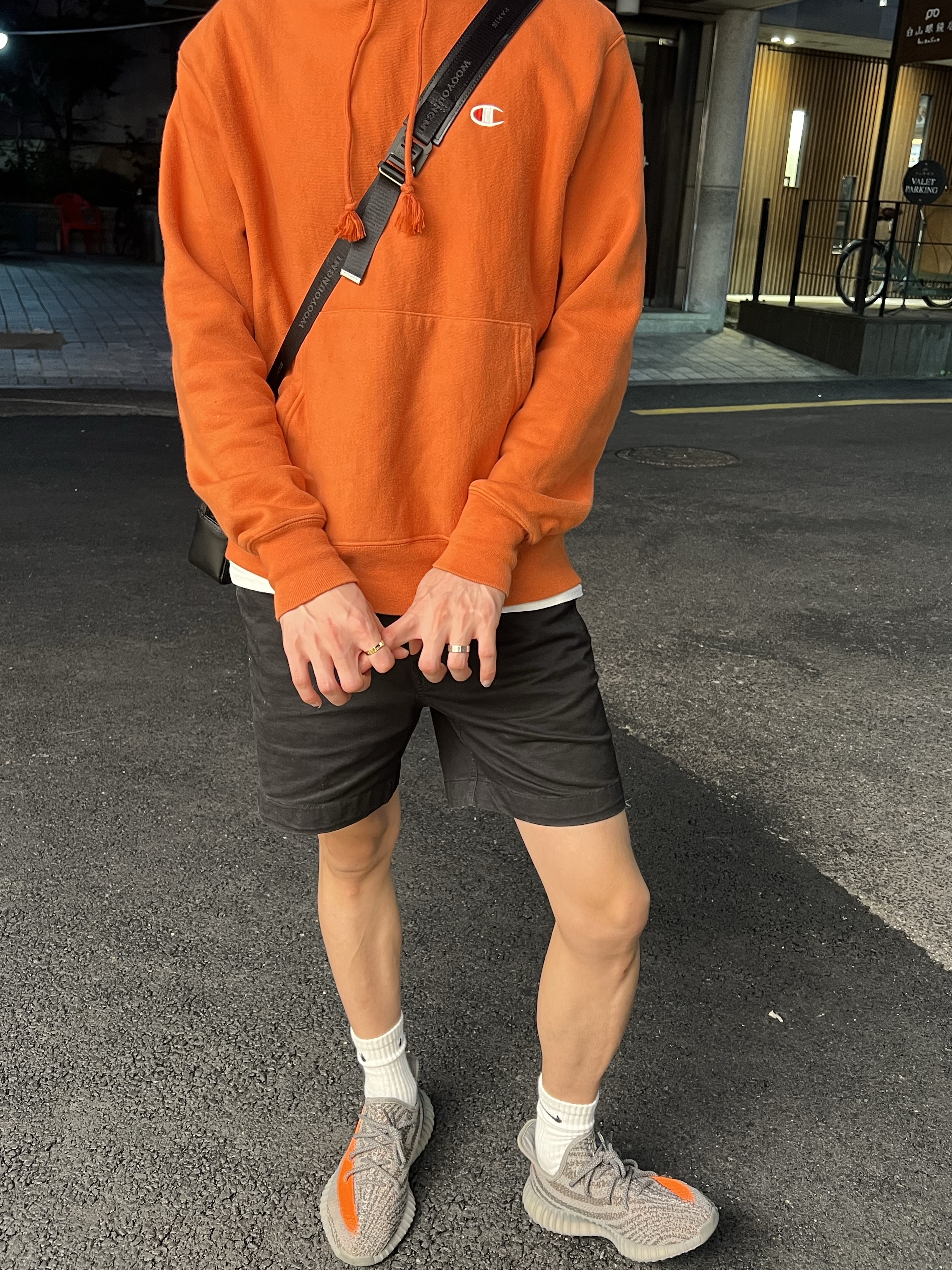Wooyoungmi Square Mini Bag Black, Adidas Yeezy Boost 350 V2 Beluga - Reflective 착용 스타일 - 2