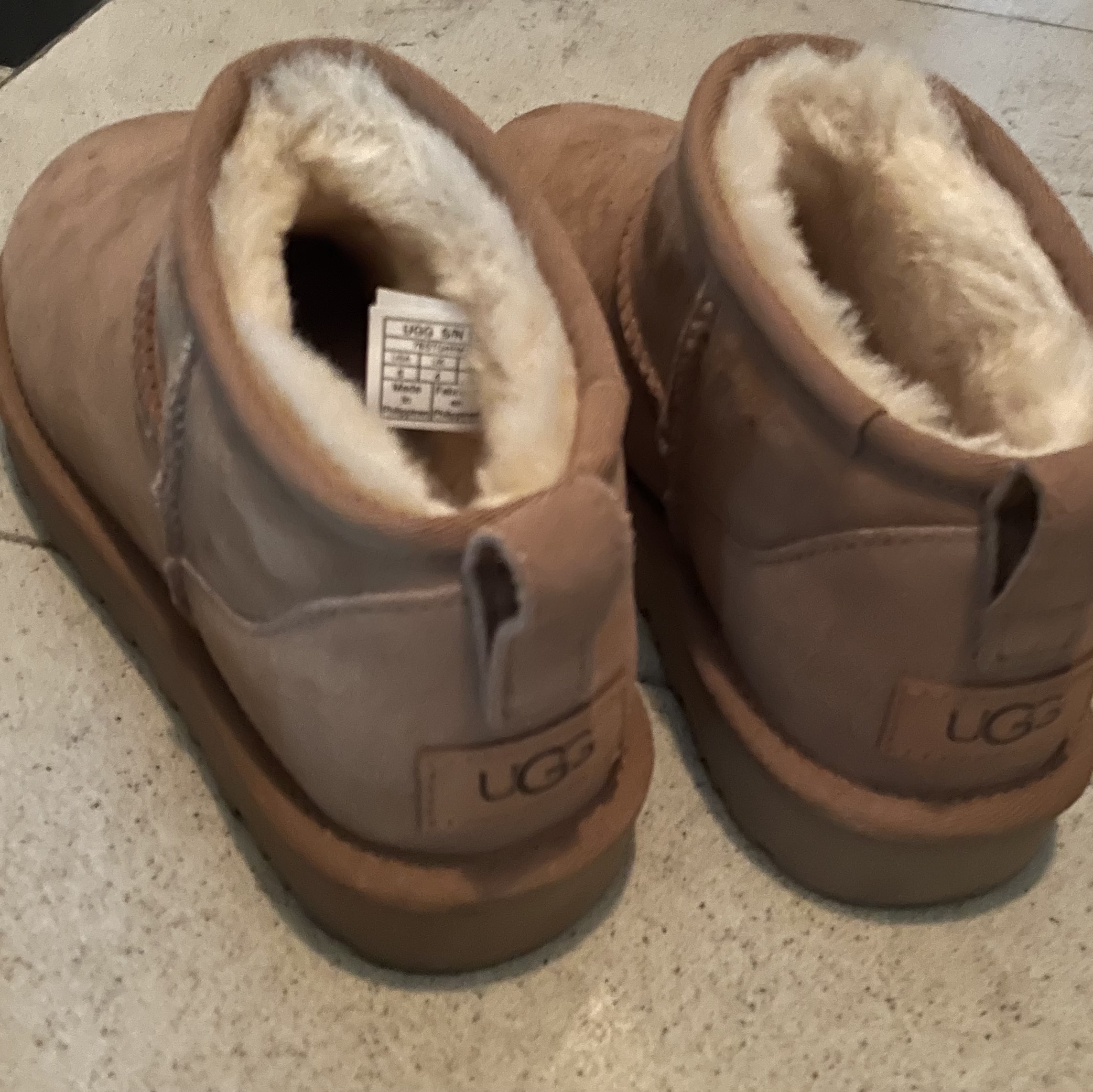 (W) UGG Classic Ultra Mini Boots Chestnut 착용 스타일