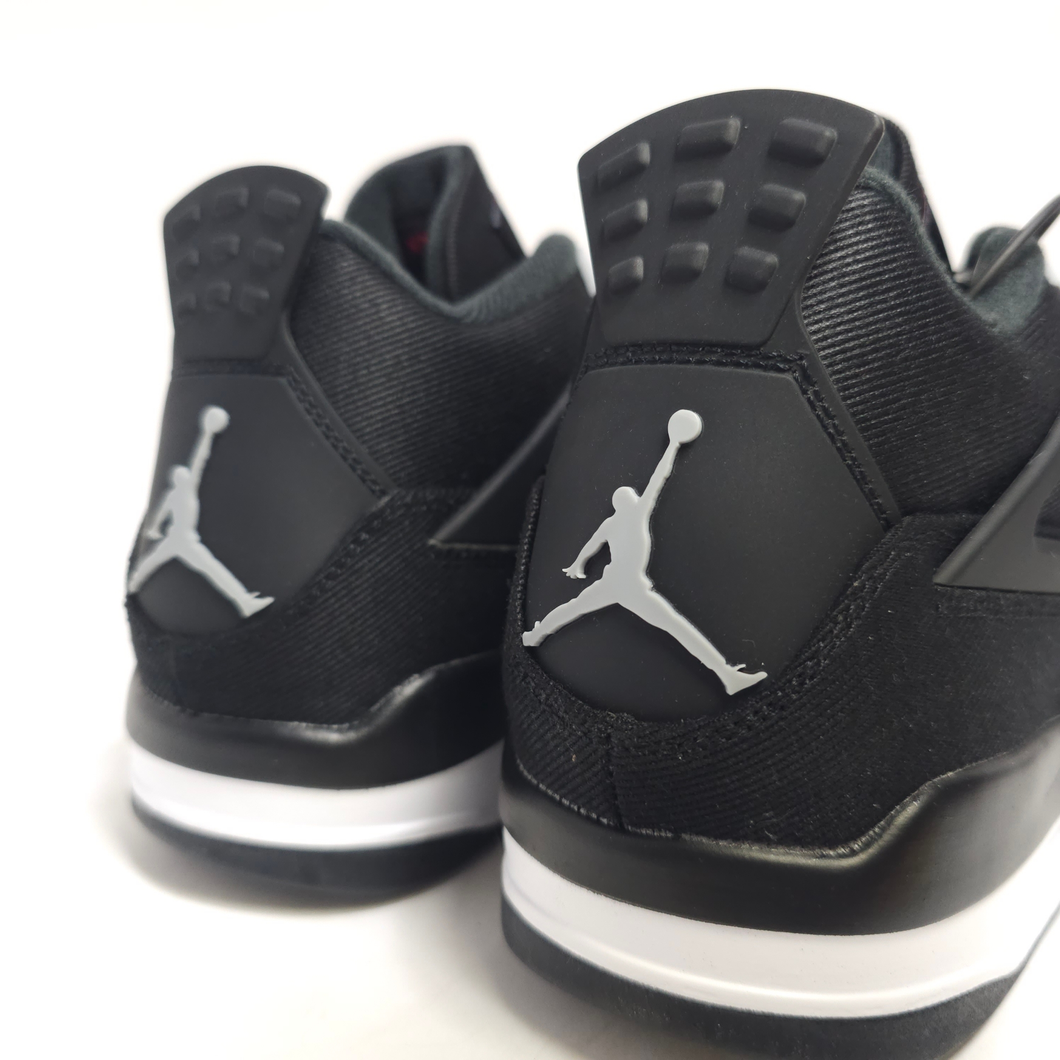 Jordan 4 Retro SE Black and Light Steel 착용 스타일 - 3