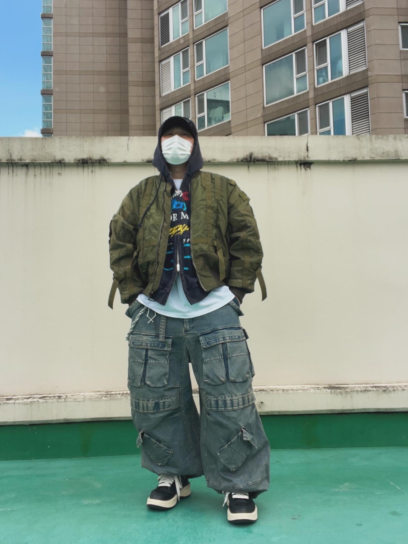 [KREAM 단독] Ourpas 030 Wide Cargo Denim Blue, Civision by CSC Death Core Cap Black 착용 스타일 - 2