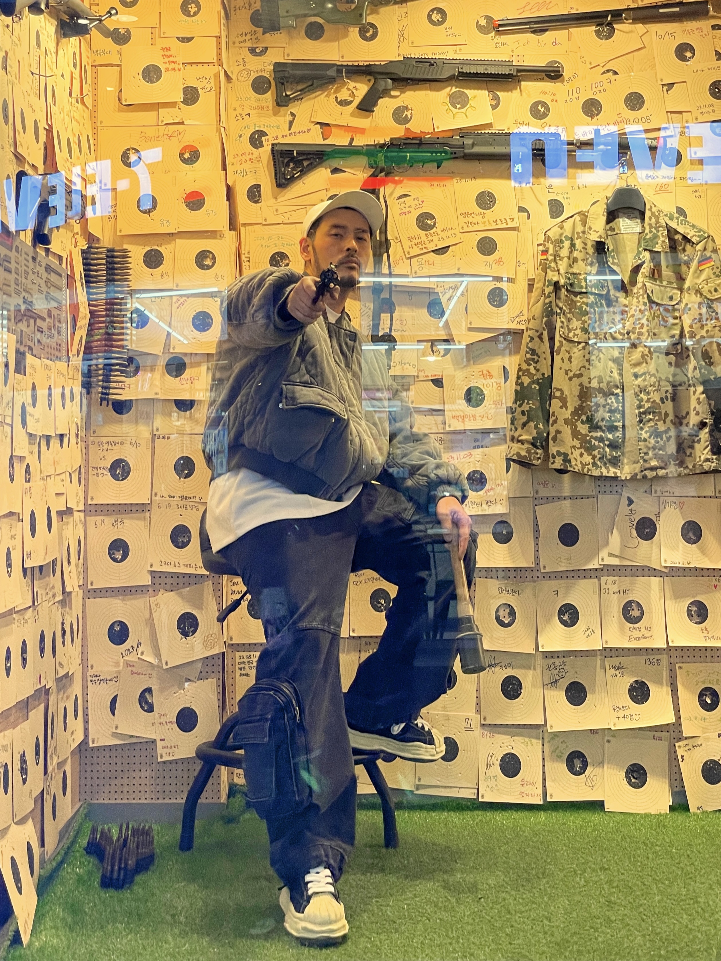 Opening Project Numbering Camp Cap Off White, Maison Mihara Yasuhiro Blakey VL OG Sole Canvas Low-top Sneakers Black 착용 스타일 - 2
