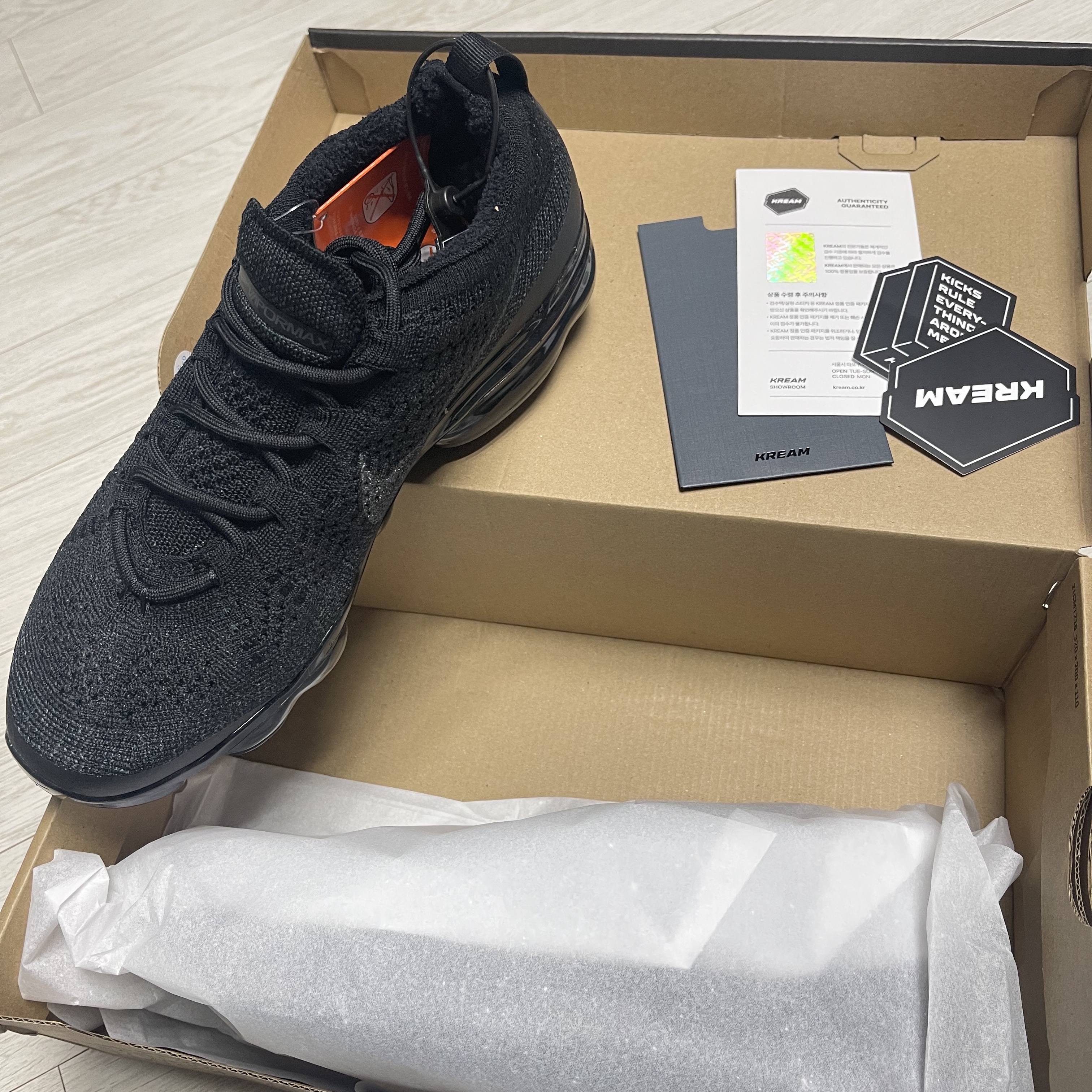Nike Air VaporMax 2023 Flyknit Triple Black 착용 스타일 - 1