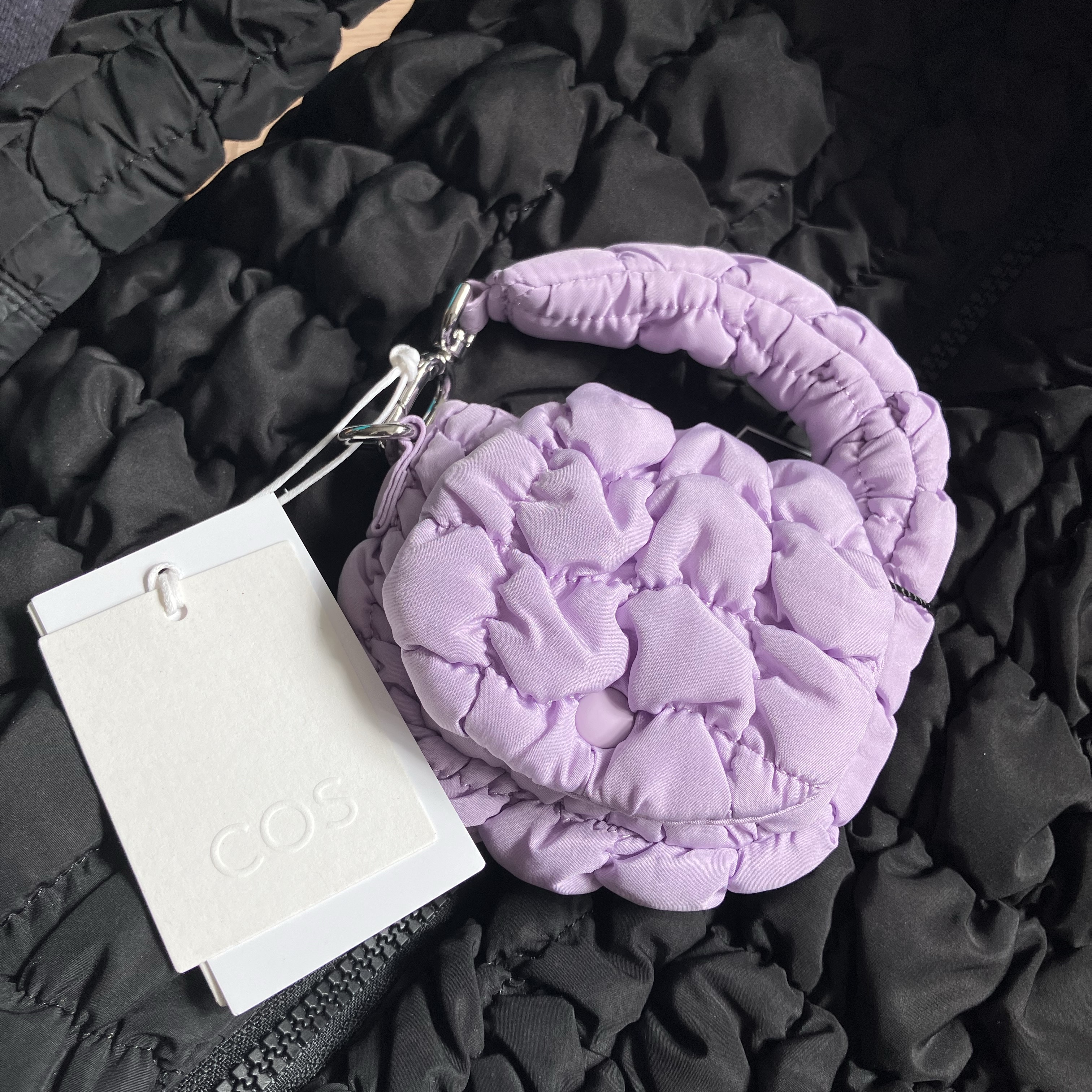 COS Quilted Nano Bag Purple 착용 스타일