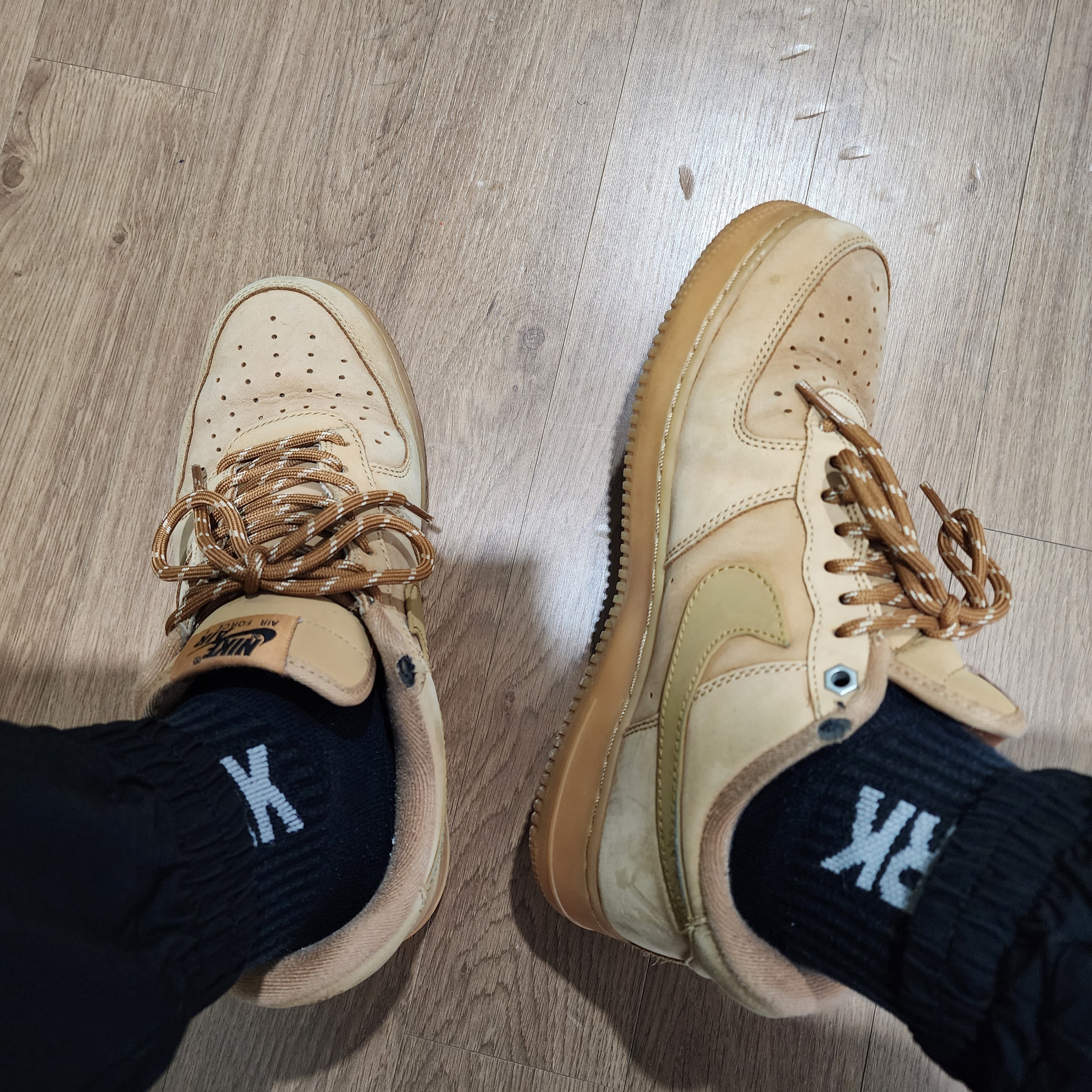 Nike Air Force 1 '07 WB Flax 착용 스타일