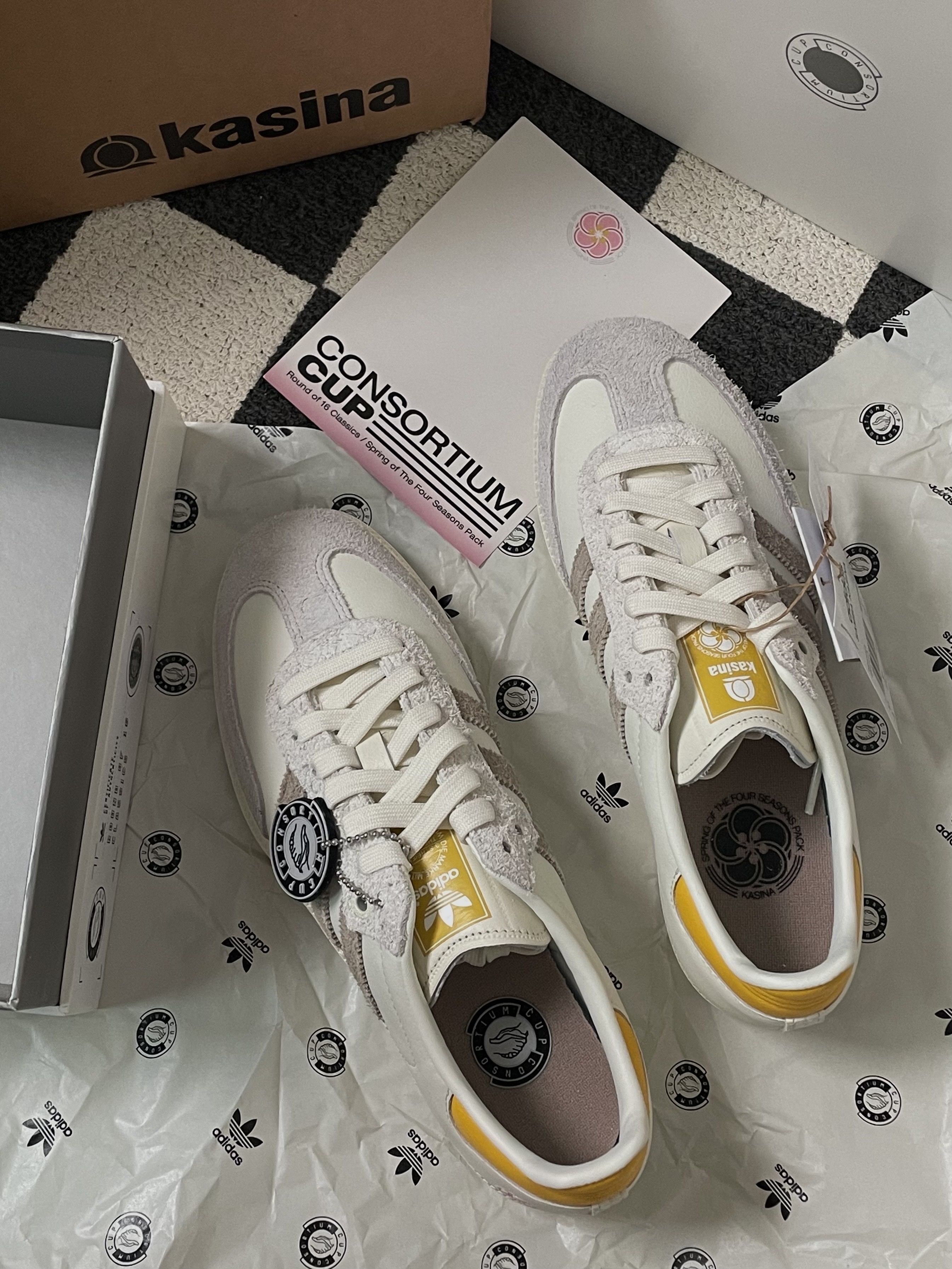 Adidas x Kasina Samba Consortium Cup Off White Trace Khaki 착용 스타일 - 2
