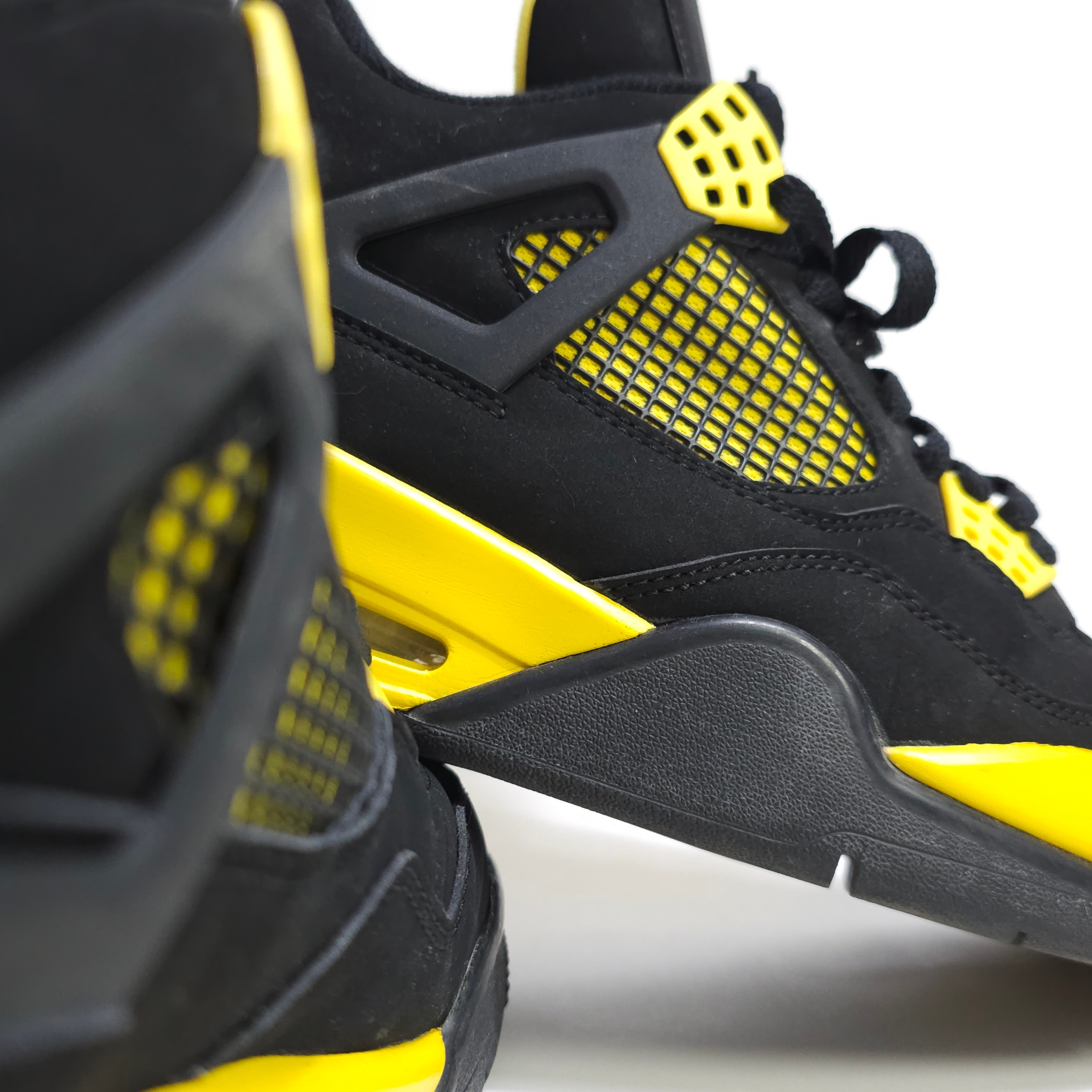 Jordan 4 Retro Thunder 2012 착용 스타일 - 2