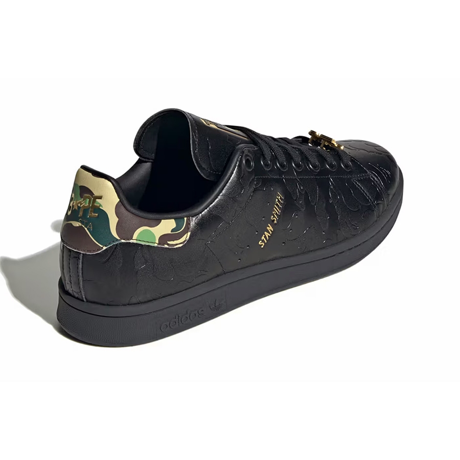 Adidas x BAPE Stan Smith Cloud White Off White, Adidas x BAPE Stan Smith Core Black Gold Metallic 착용 스타일 - 5