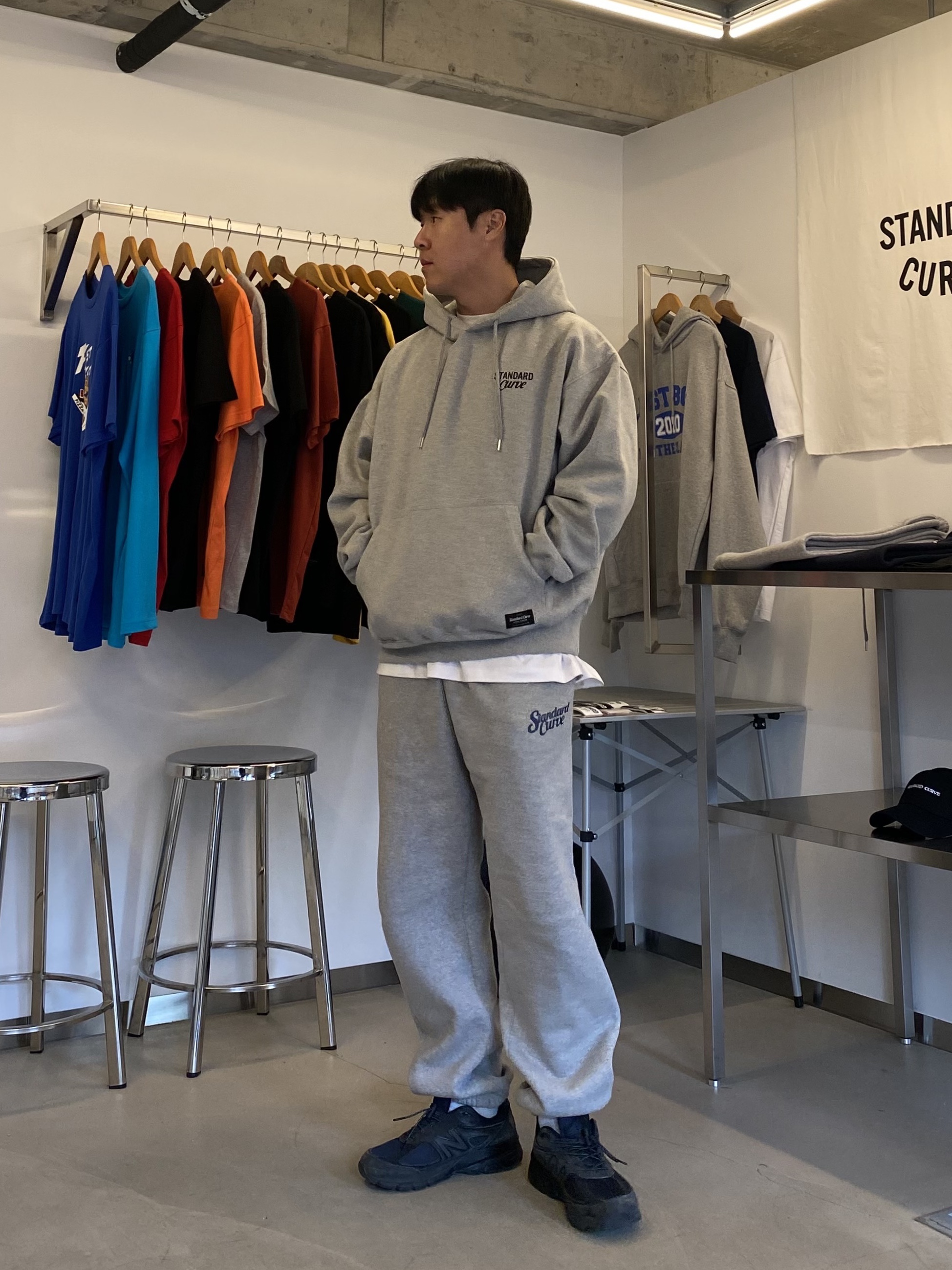 New Balance x JJJJound 990v4 Navy 착용 스타일 - 1