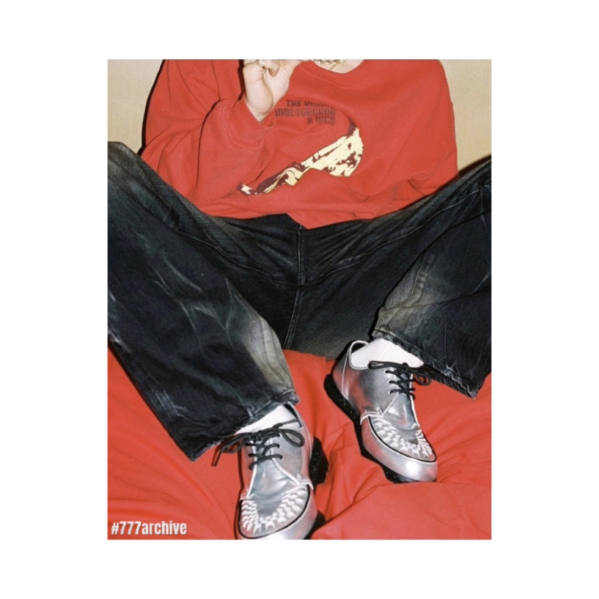 Dr. Martens x Supreme Ramsey Creeper Black, Dr. Martens x Supreme Ramsey Creeper Silver 착용 스타일 - 3