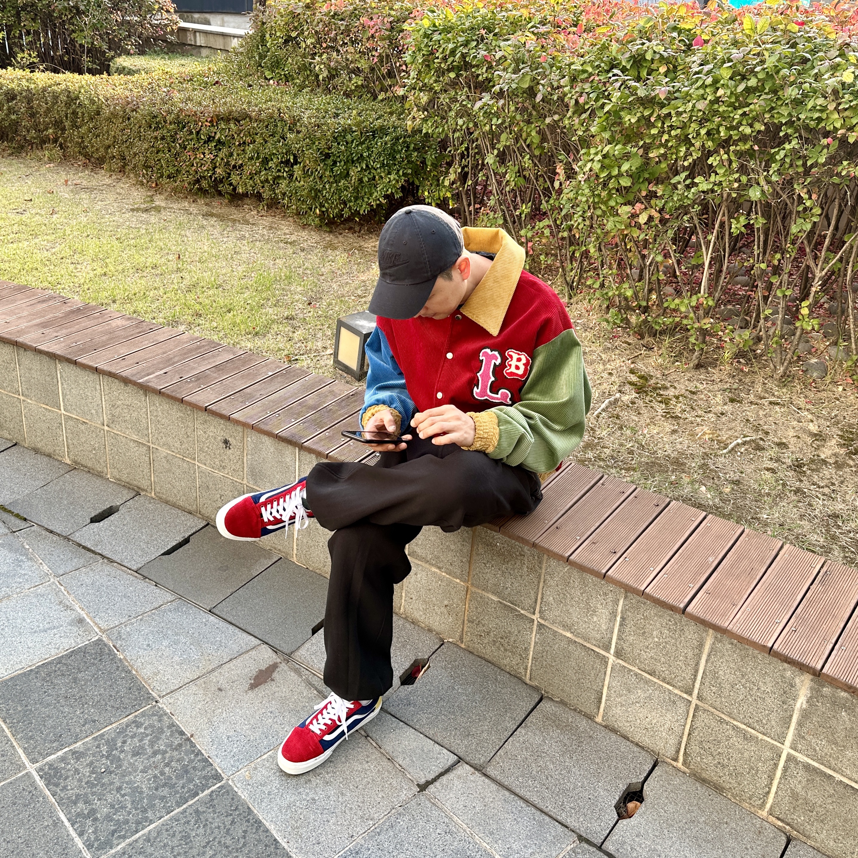 Vans Old Skool 36 DX Anaheim Factory Red Black 착용 스타일 - 2