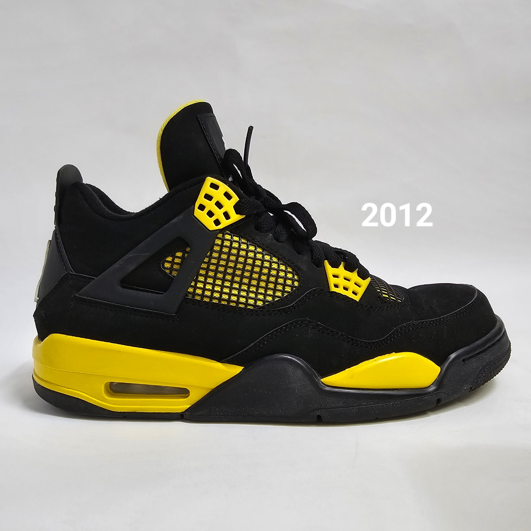 Jordan 4 Retro Thunder 2012 착용 스타일 - 1