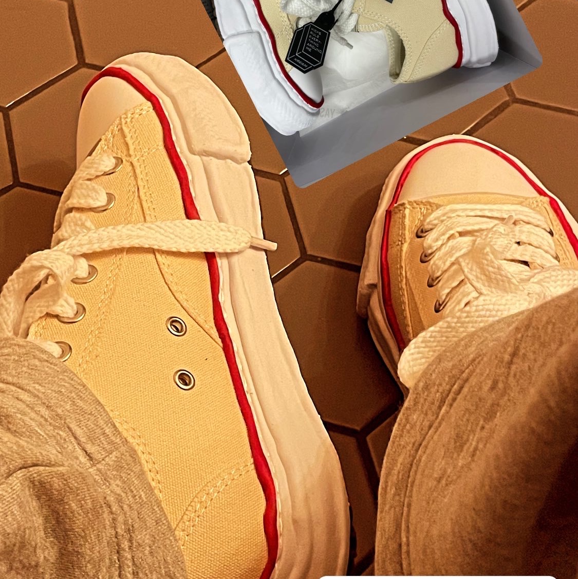 Maison Mihara Yasuhiro Peterson OG Sole Canvas Low-top Sneakers Natural 착용 스타일 - 1