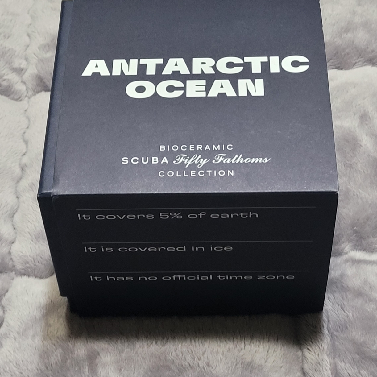 Swatch x Blancpain Bioceramic Antarctic Ocean 착용 스타일 - 4