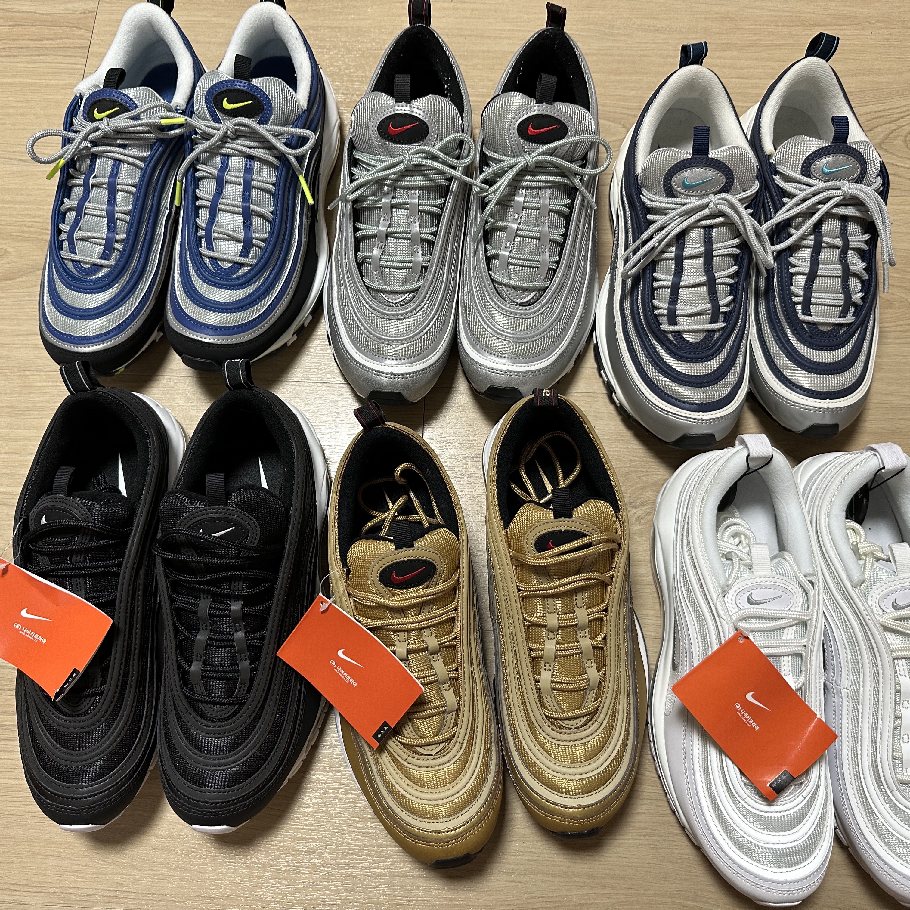 Nike Air Max 97 OG Metallic Gold 2023, Nike Air Max 97 Triple White Wolf Grey 착용 스타일
