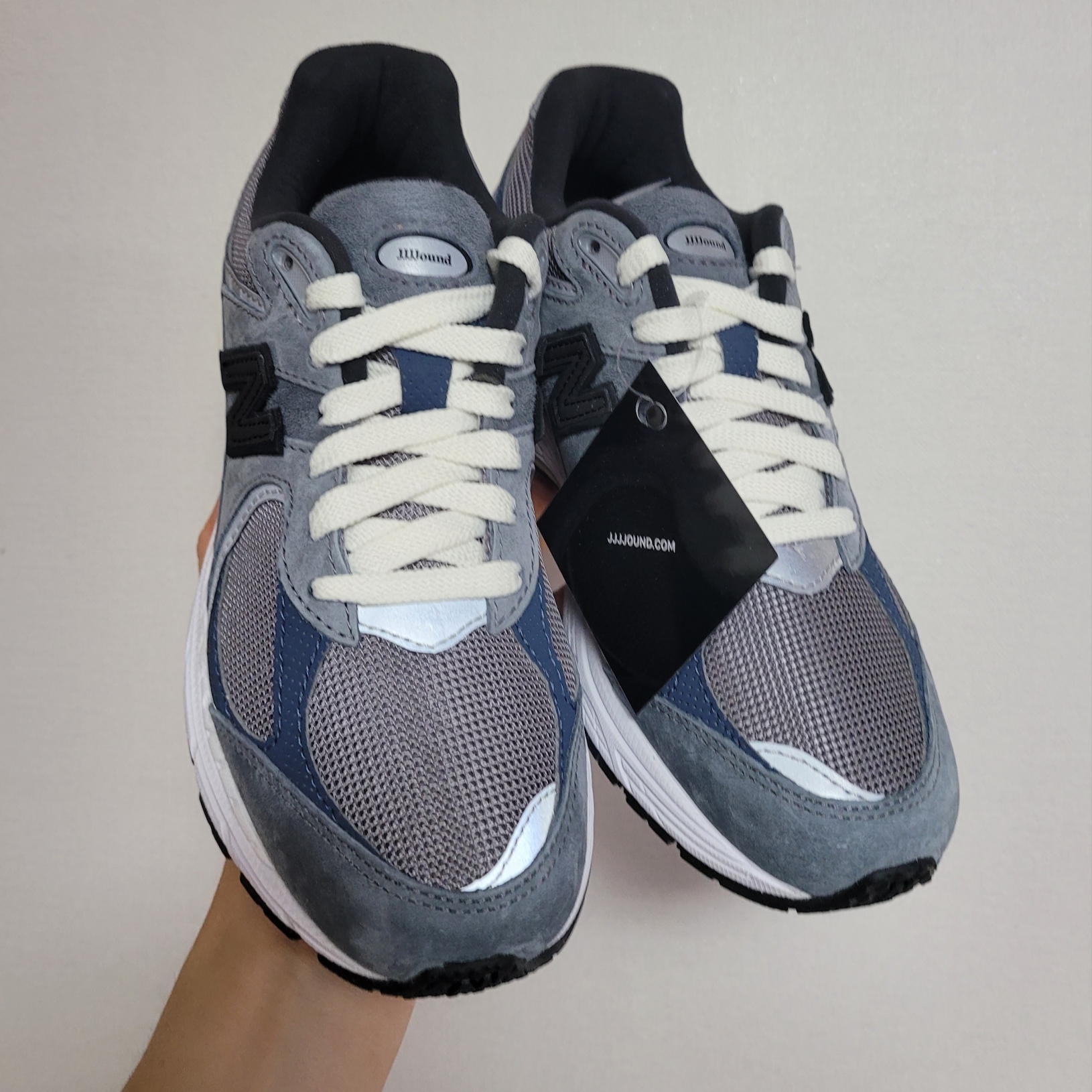 New Balance x JJJJound 2002R Storm Blue 착용 스타일 - 2