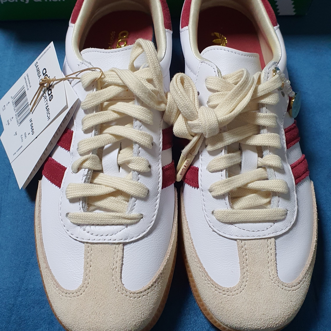 Adidas x Sporty & Rich Samba OG Cloud White Collegiate Burgundy 착용 스타일