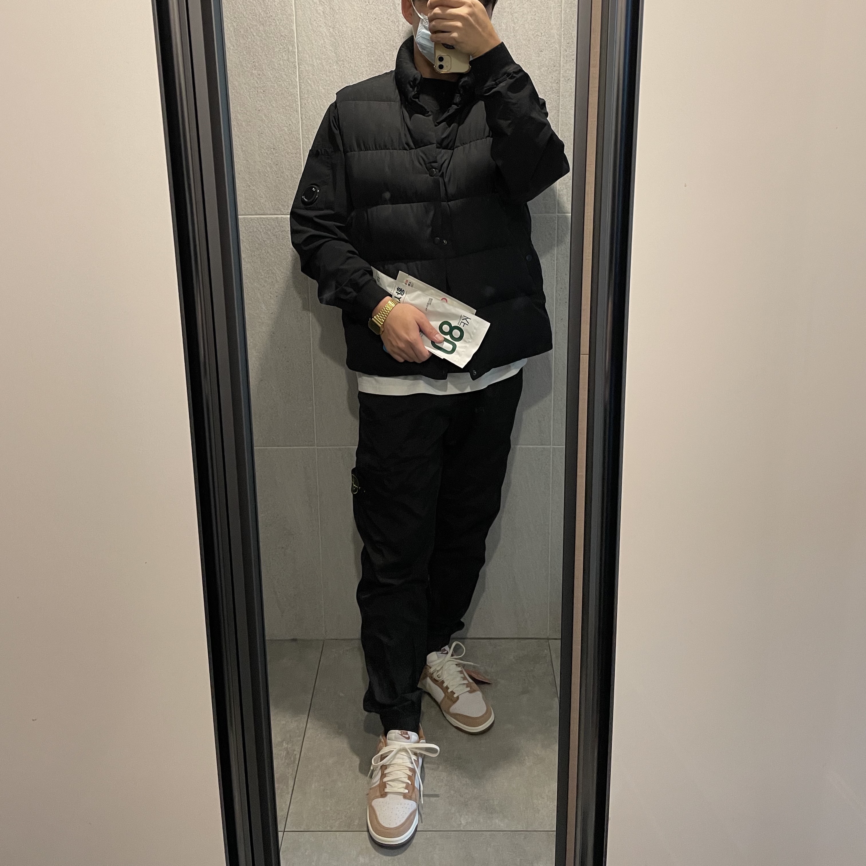 Nike Dunk Low Pro Premium Medium Curry, Stone Island 31603 Tela Paracadute Cargo Pants Black - 22SS 착용 스타일