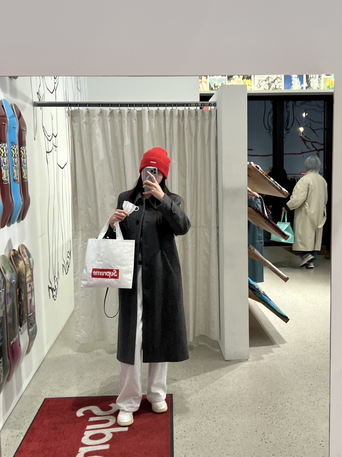 (W) Autry Medalist Low Leather Sneakers White, Supreme Mohair Beanie Bright Red - 23FW 착용 스타일 - 1