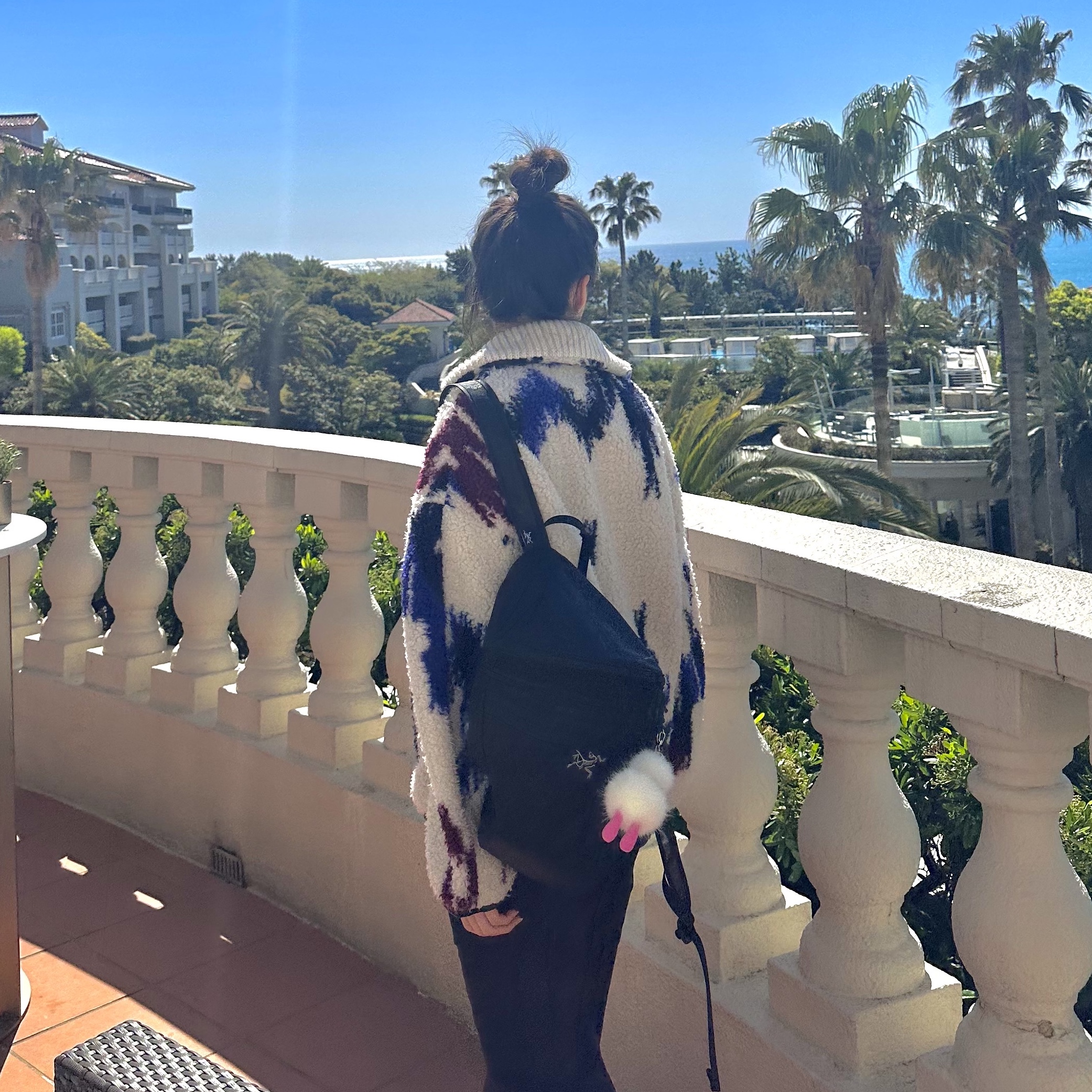 Arc'teryx Heliad 15 Backpack Black, Cosymosy Mini Bird Keyring White 착용 스타일 - 2