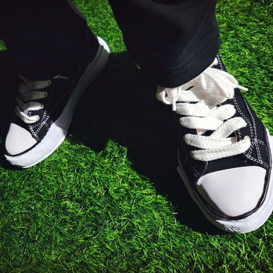 Maison Mihara Yasuhiro Peterson OG Sole Canvas Low Sneakers Black 착용 스타일 - 4