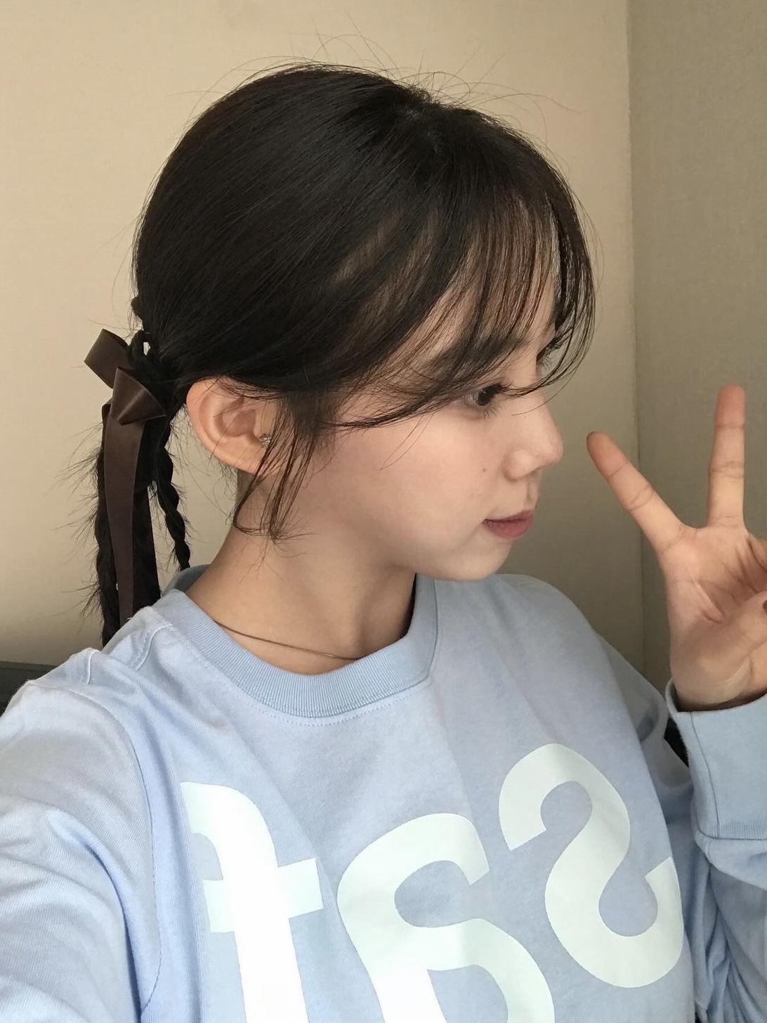 [KREAM 단독] Safarispot Women 1/2 Basic Safari LS T-Shirt Sky, [KREAM 단독] Safarispot Basic Safari LS T-Shirt Sky 착용 스타일