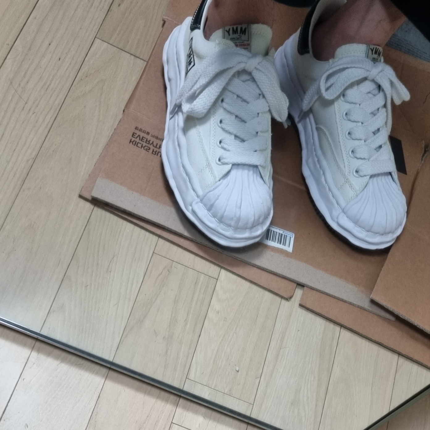 Maison Mihara Yasuhiro Blakey OG Sole Canvas Low-top Sneakers White 착용 스타일
