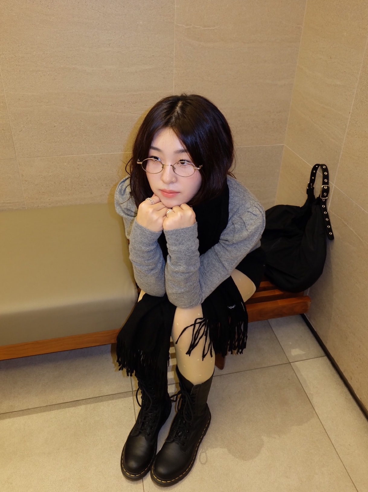 (W) Dr. Martens 1490 Virginia Black 착용 스타일 - 1