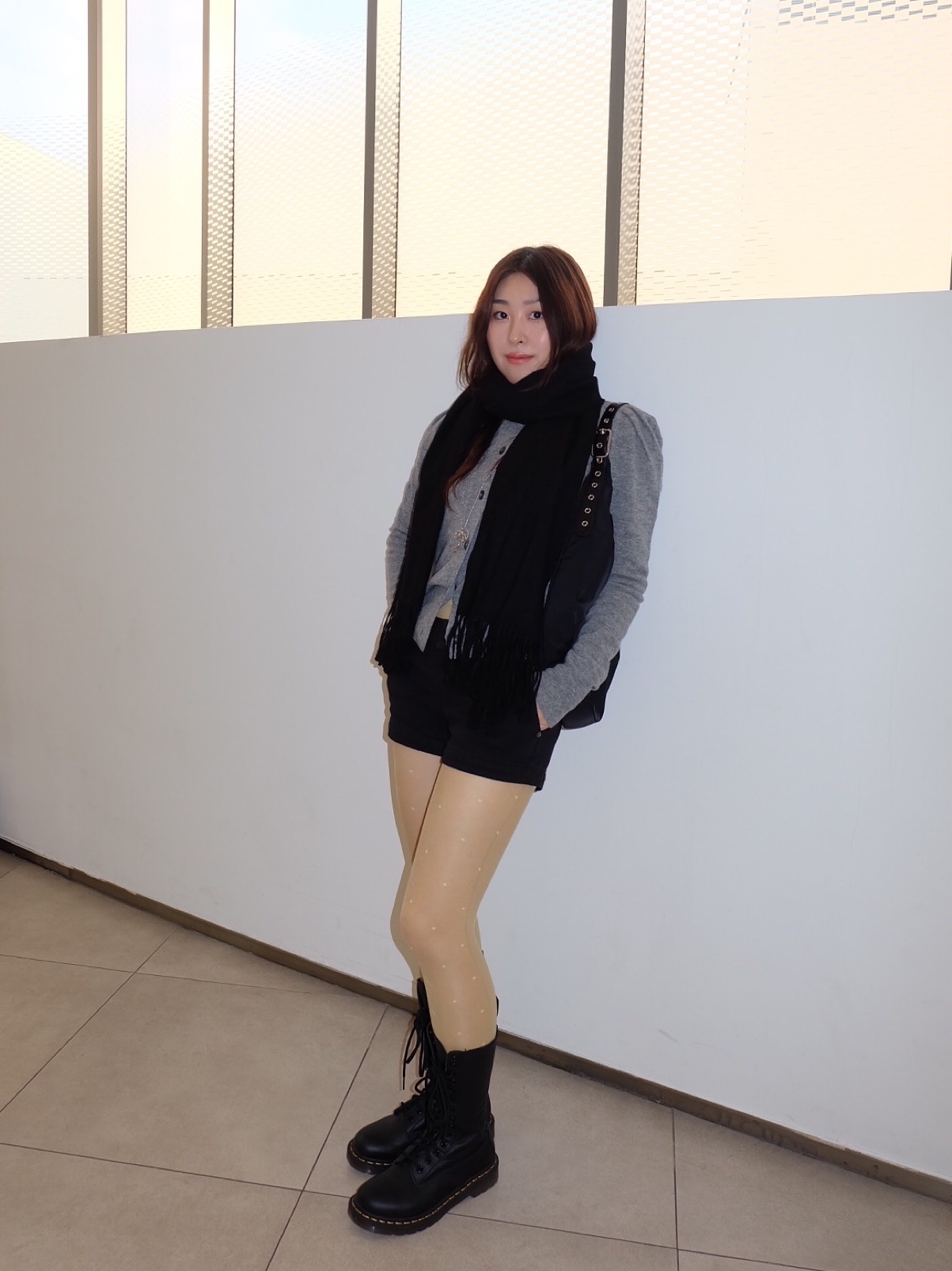(W) Dr. Martens 1490 Virginia Black 착용 스타일 - 4