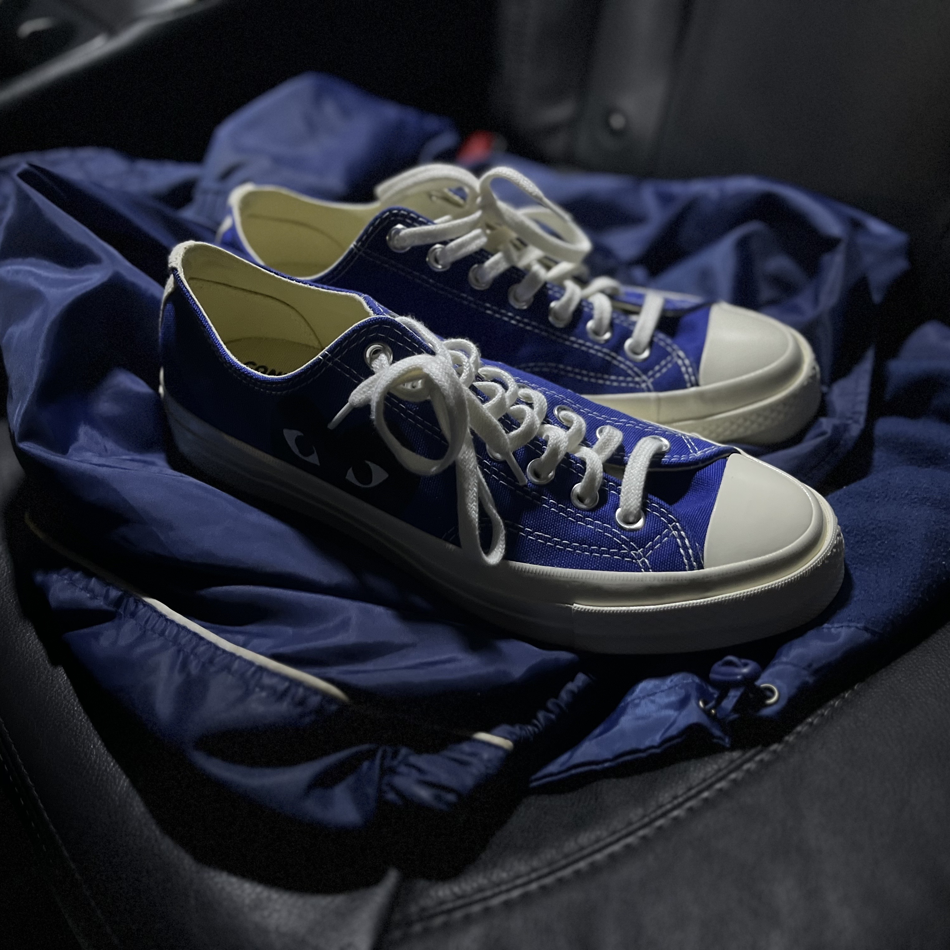Converse x Play Comme des Garcons Chuck 70 Ox Blue Quartz 착용 스타일