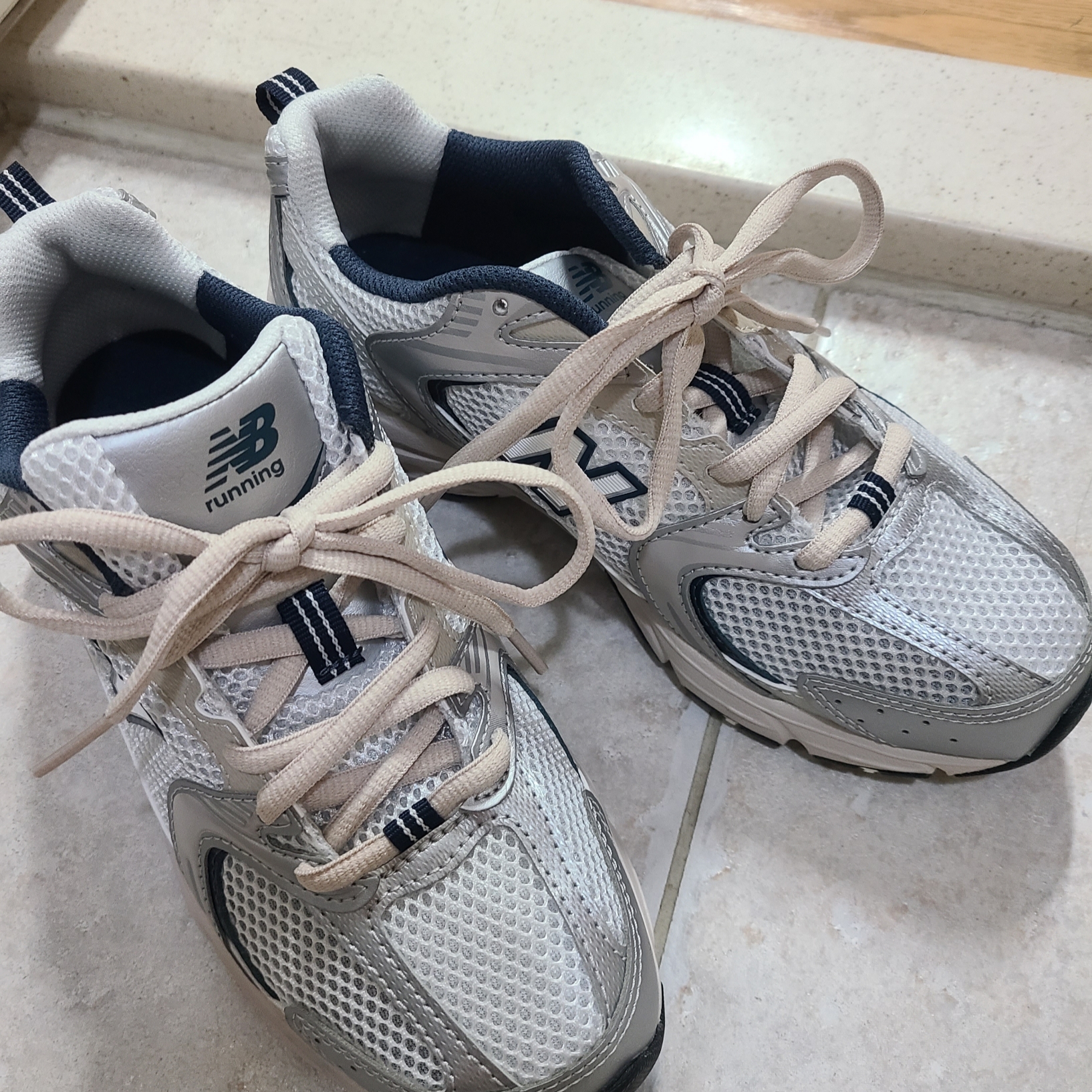 New Balance 530 Steel Grey 착용 스타일