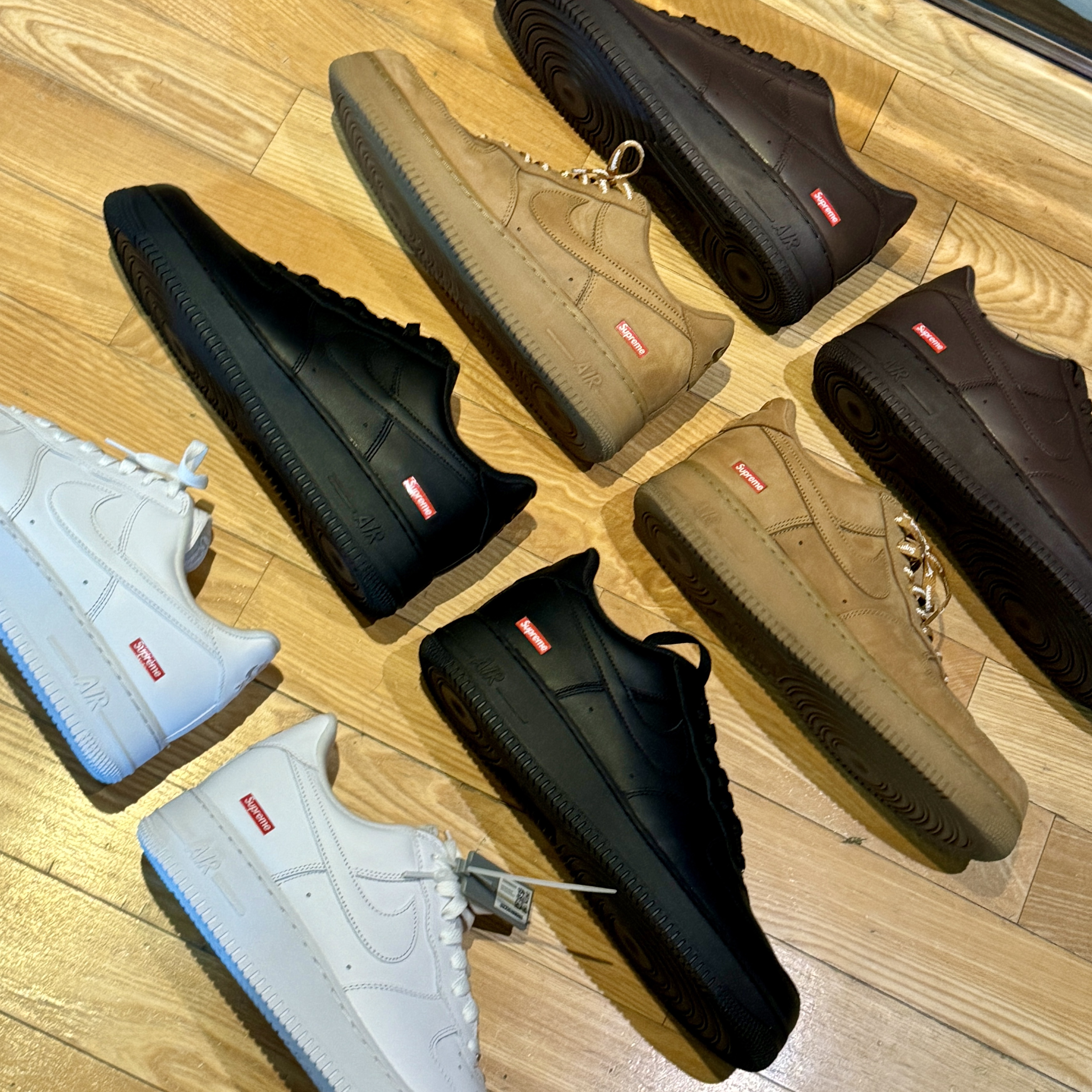 Nike x Supreme Air Force 1 Low Baroque Brown, Nike x Supreme Air Force 1 Low Flax 착용 스타일