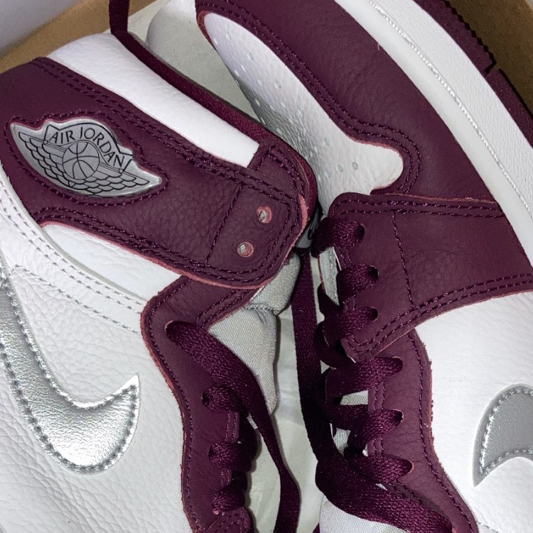 Jordan 1 Retro High OG Bordeaux 착용 스타일