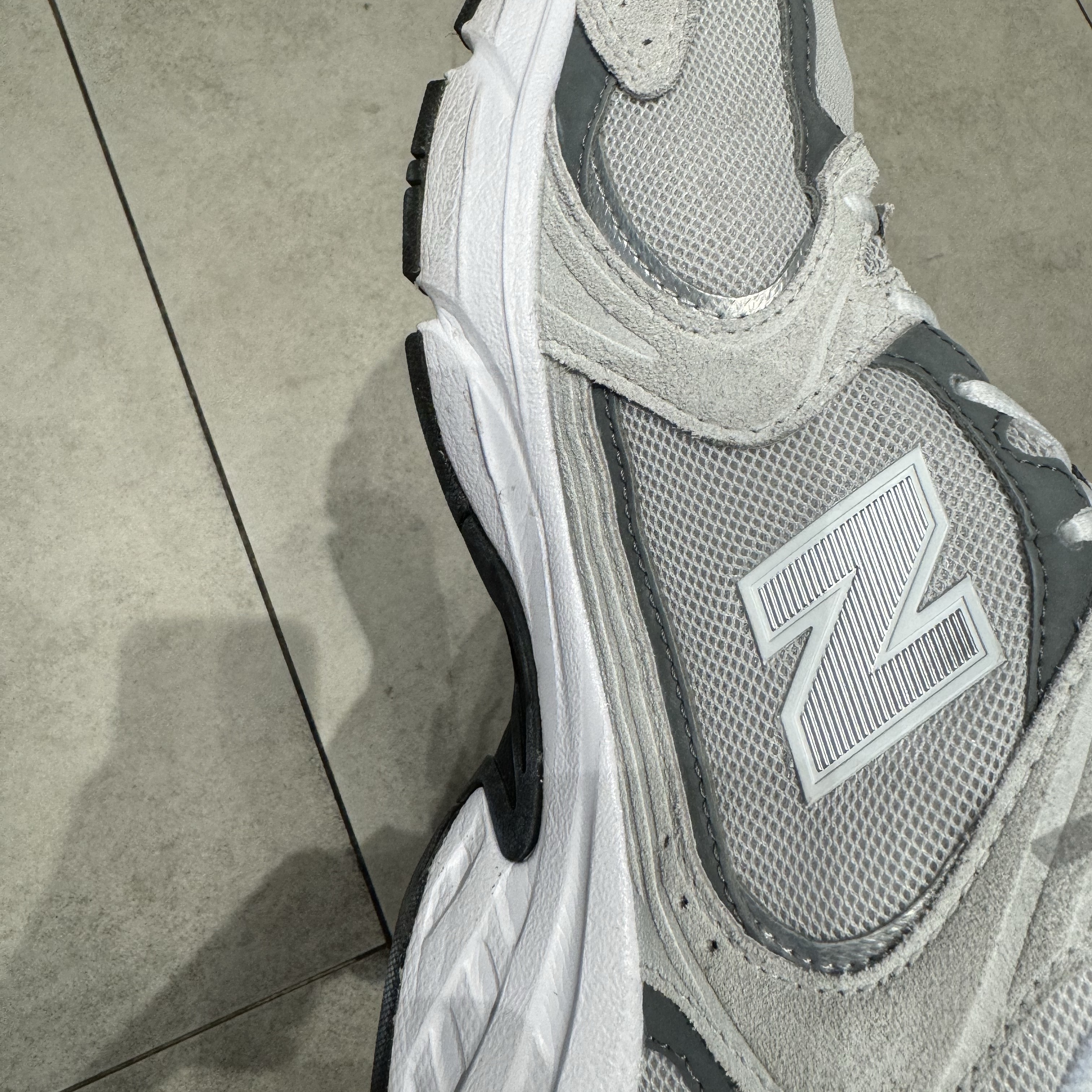 New Balance 530 Classic Grey 착용 스타일