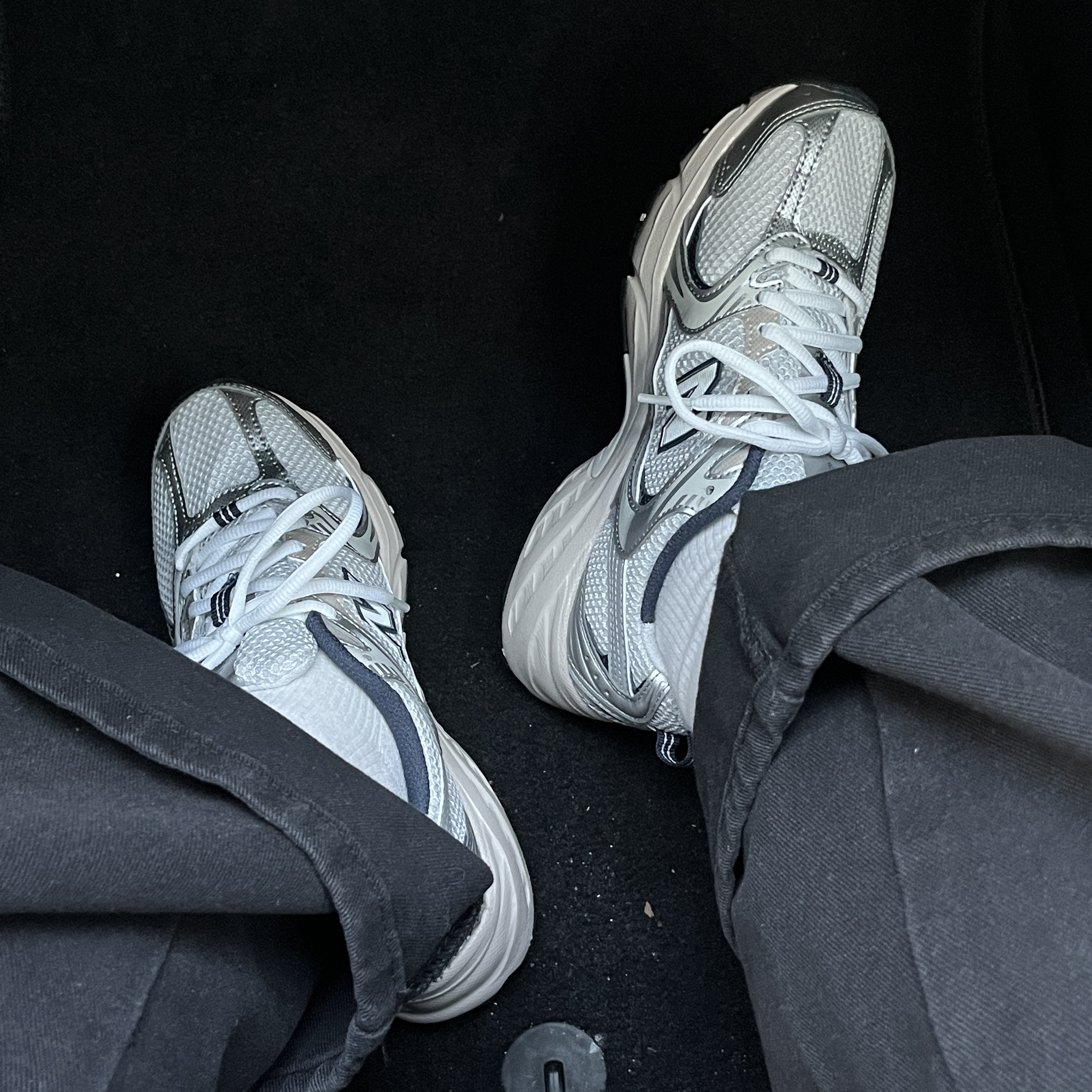 New Balance 530 Steel Grey 착용 스타일 - 2