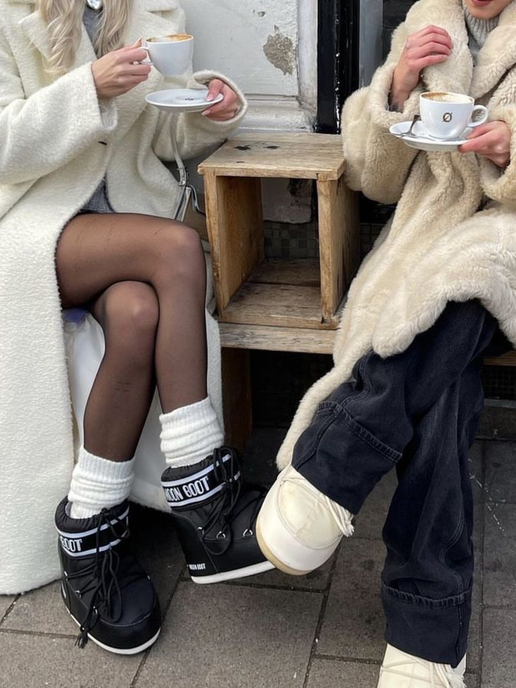 (W) Moon Boot Icon Nylon Boots Grey, (W) Moon Boot Icon Nylon Boots Black 착용 스타일 - 3
