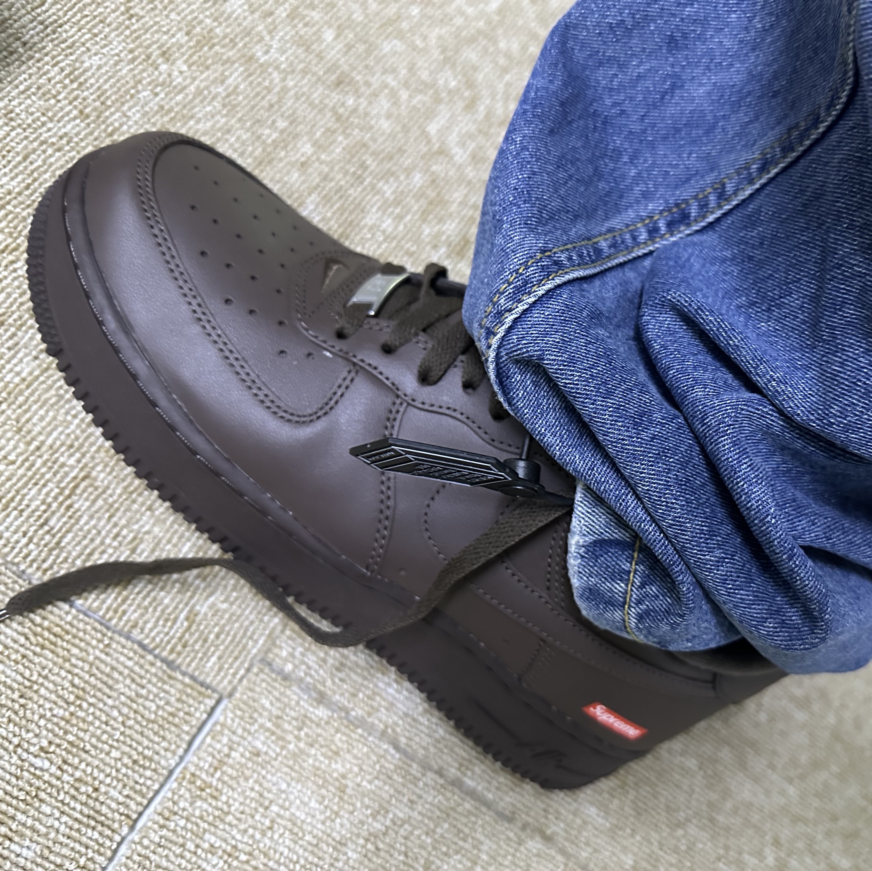Nike x Supreme Air Force 1 Low Baroque Brown 착용 스타일