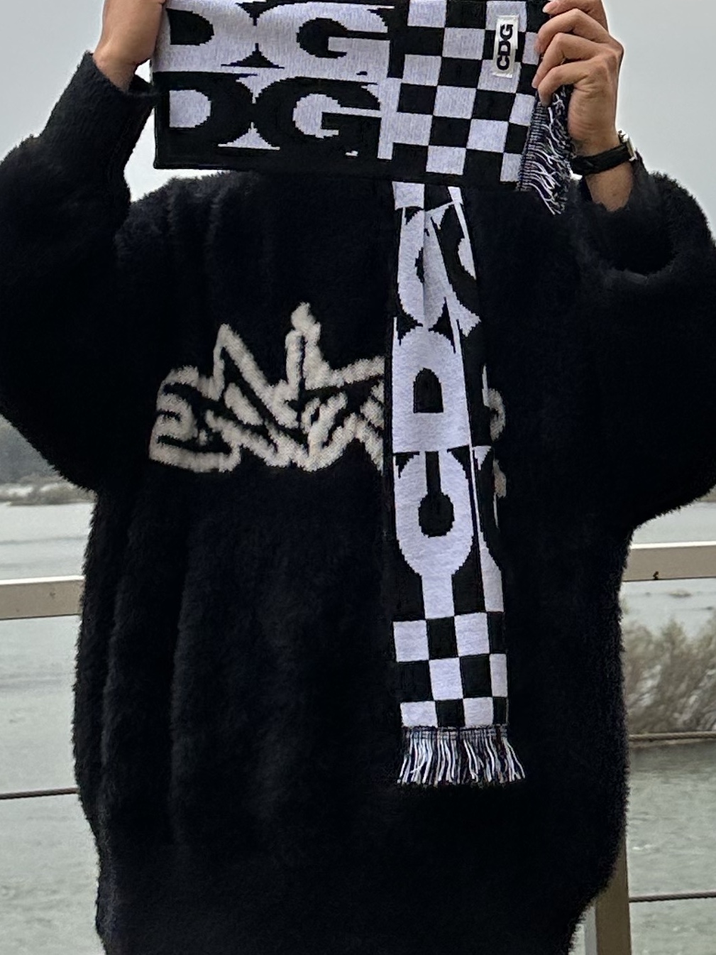 CDG Logo Check Muffler White Black, Salomon XT-Wings 2 ADV Black 착용 스타일 - 2