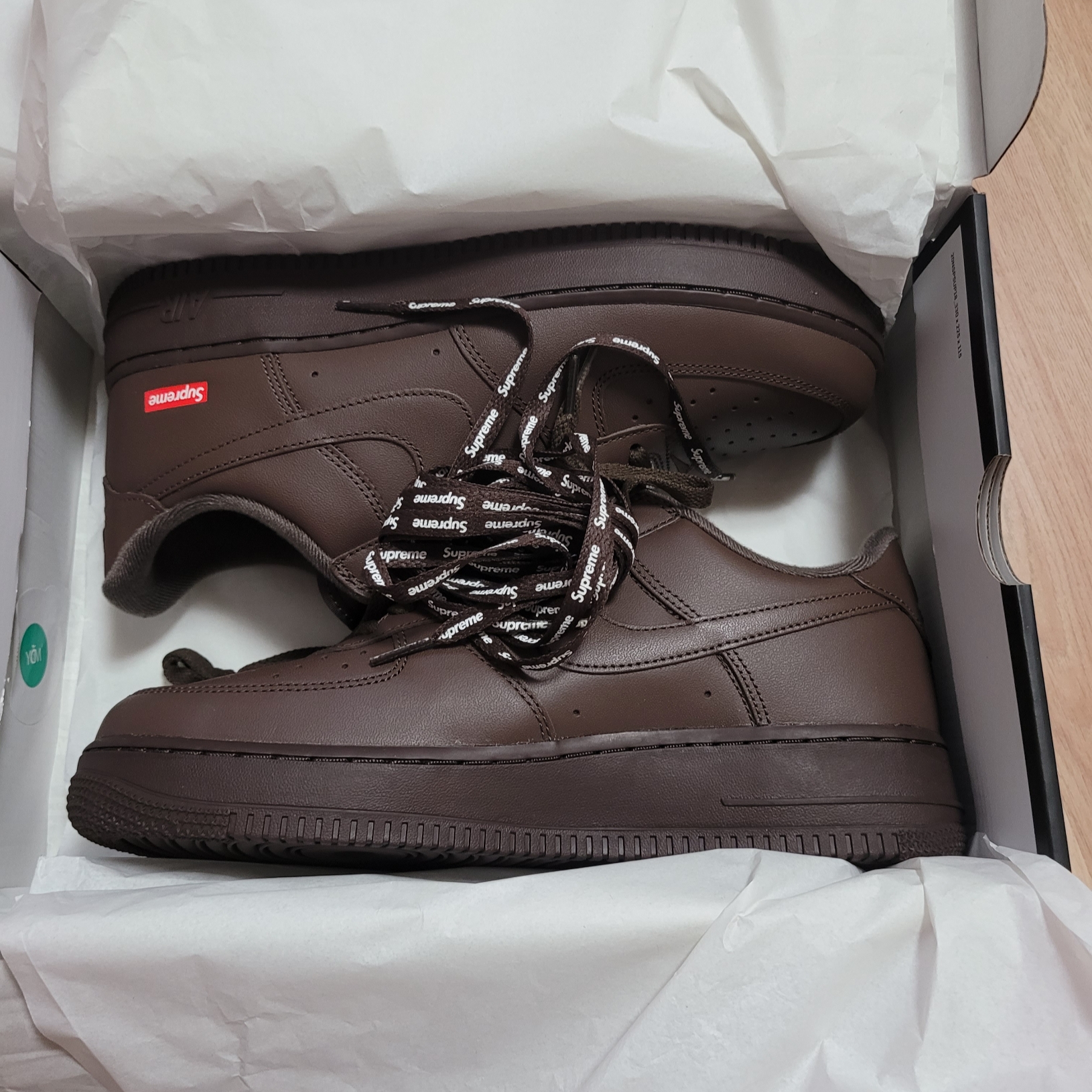 Nike x Supreme Air Force 1 Low Baroque Brown 착용 스타일 - 5